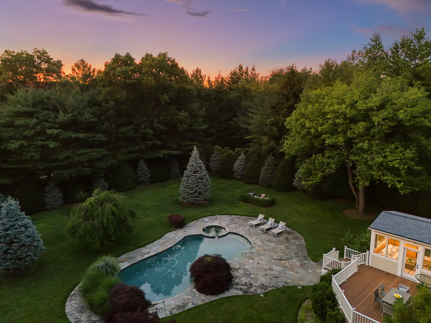 10 Crestview Drive Photo 3
