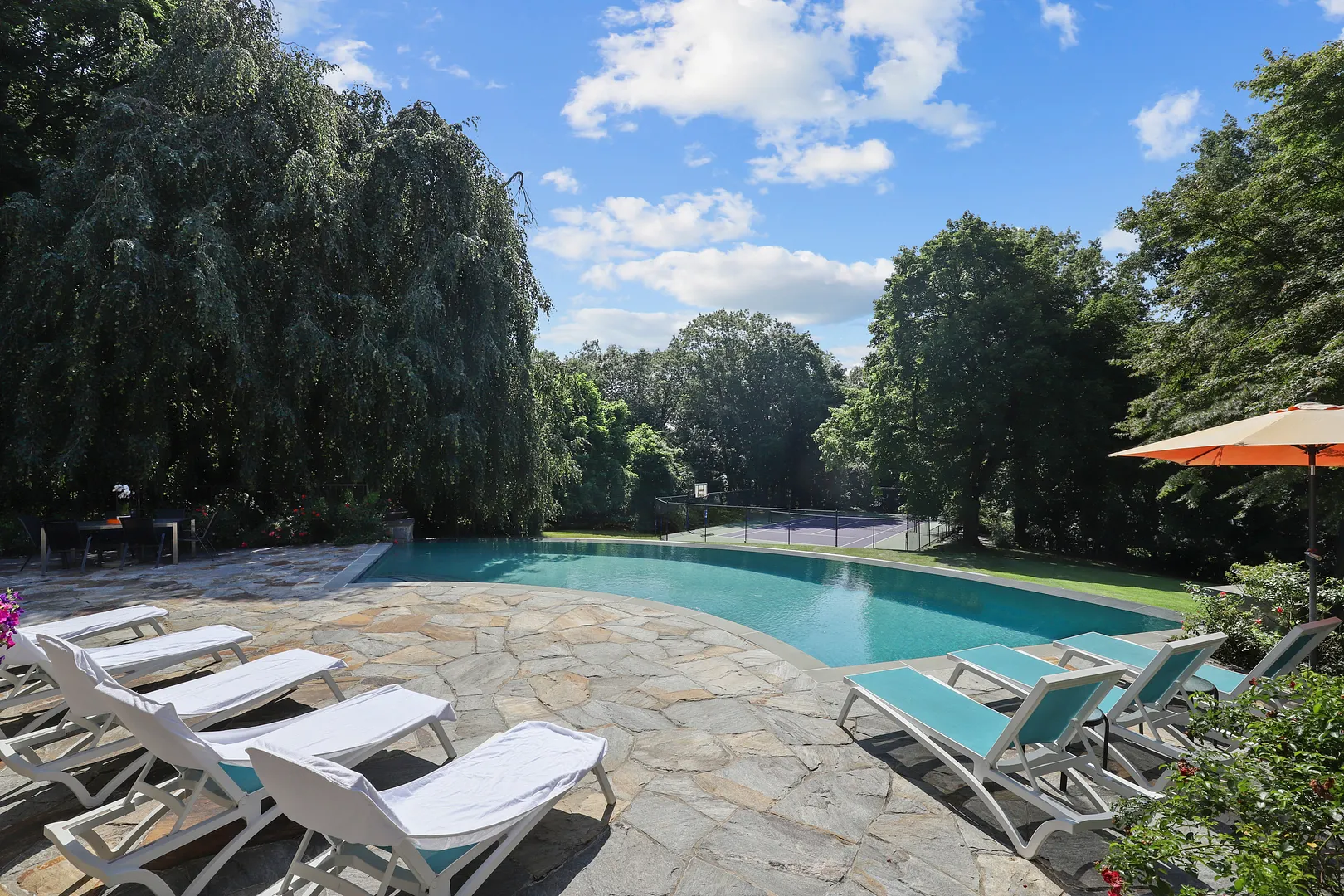 383 Woodlands Road Photo 9