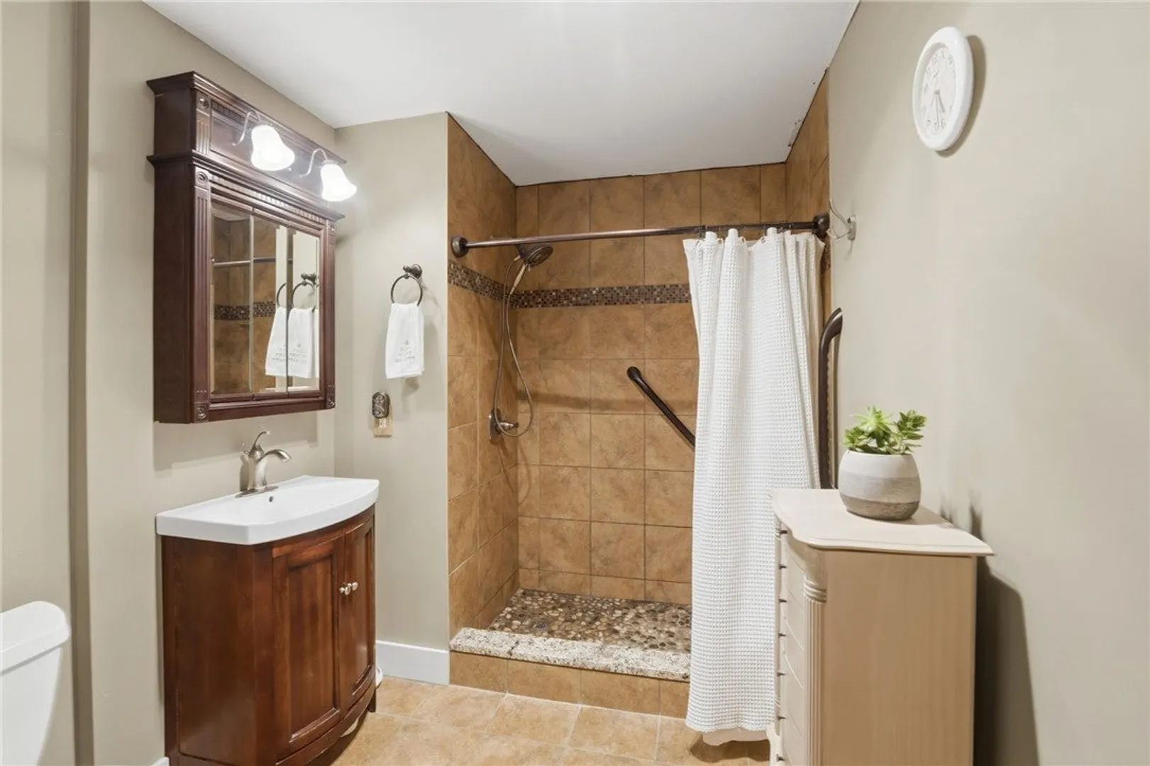 180 Allen Street  #101 Photo 18