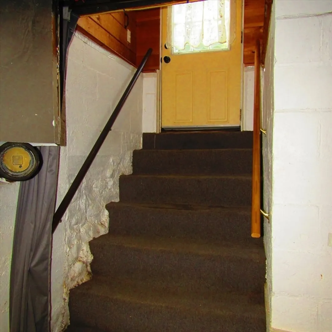 465 Spring Street Photo 18