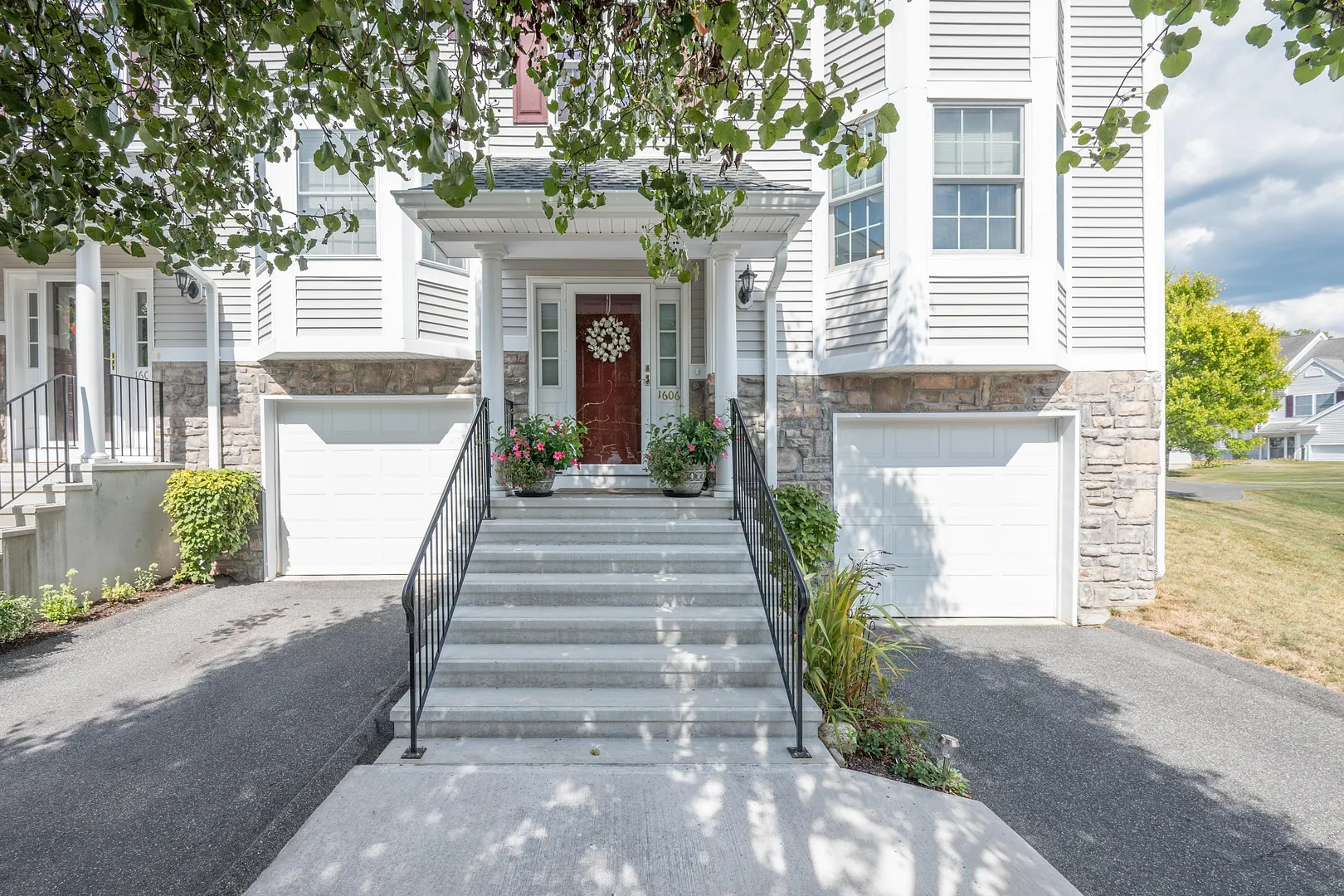 1606 Pinnacle Way #1606 Photo 1