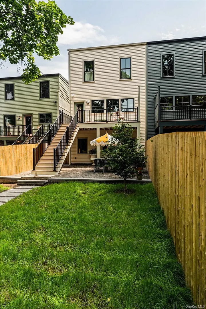 309 State Street Photo 44