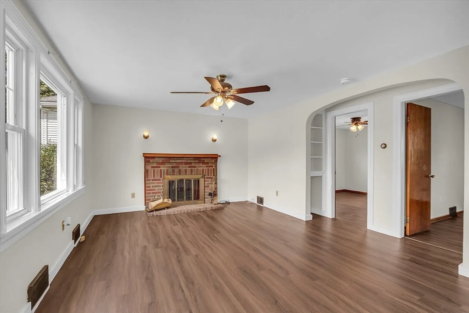 236 Beech St Photo 14
