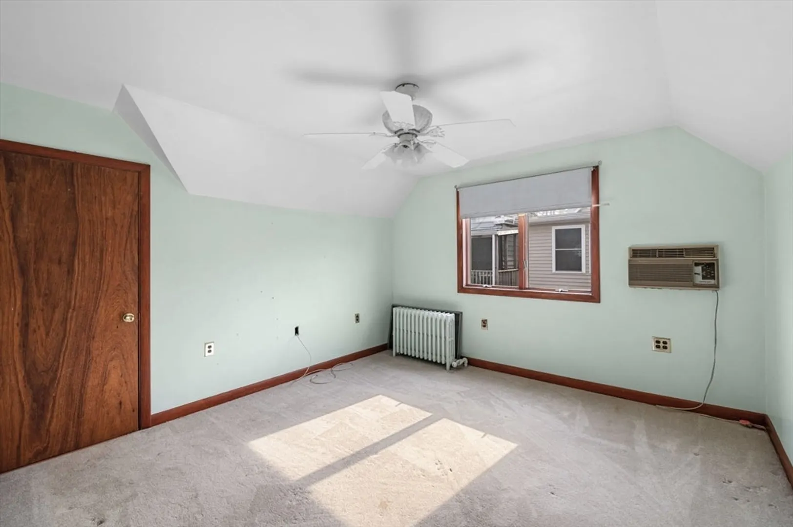 29 Fenwick St Photo 38