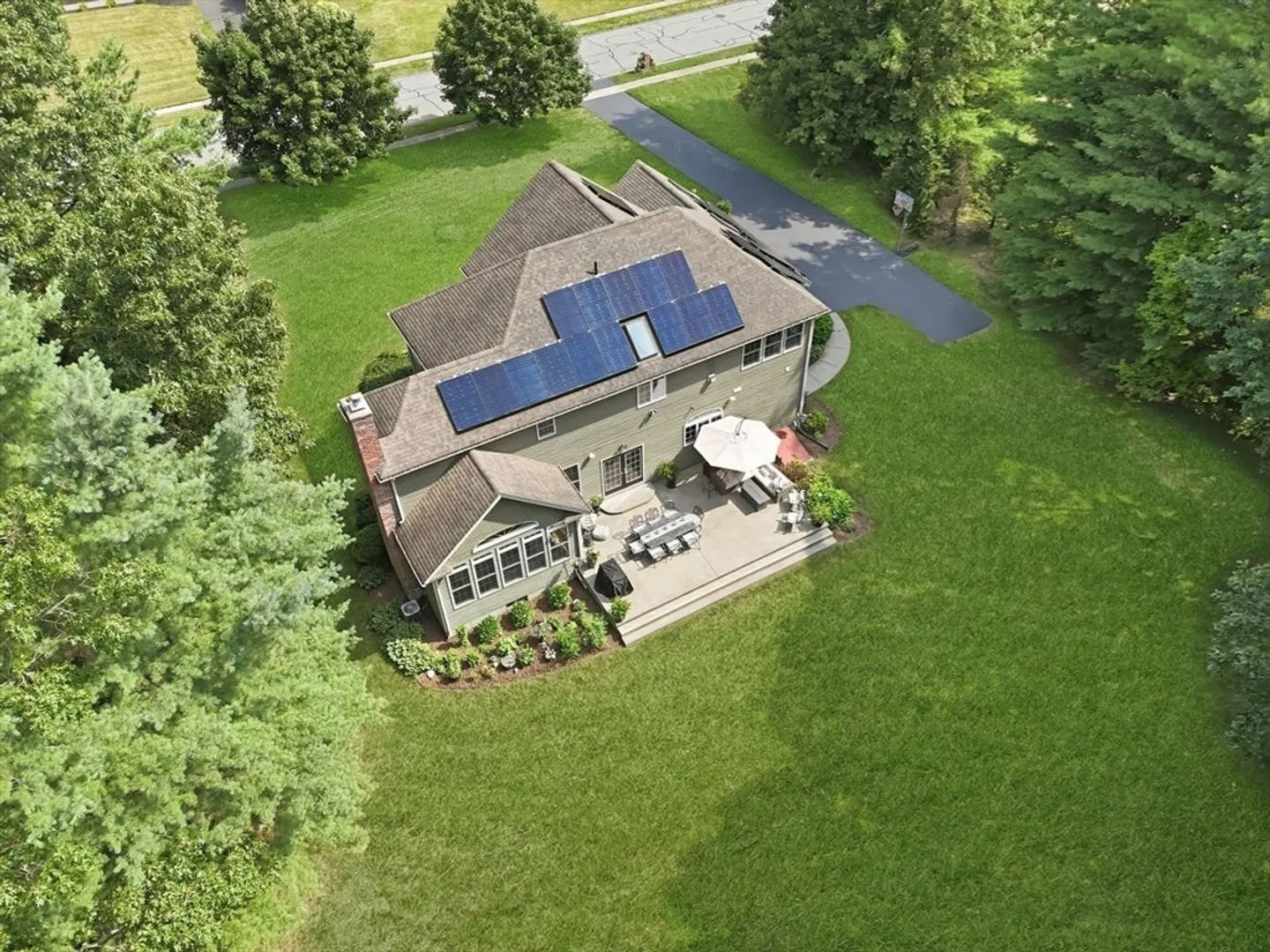8 Lexington Circle Photo 41