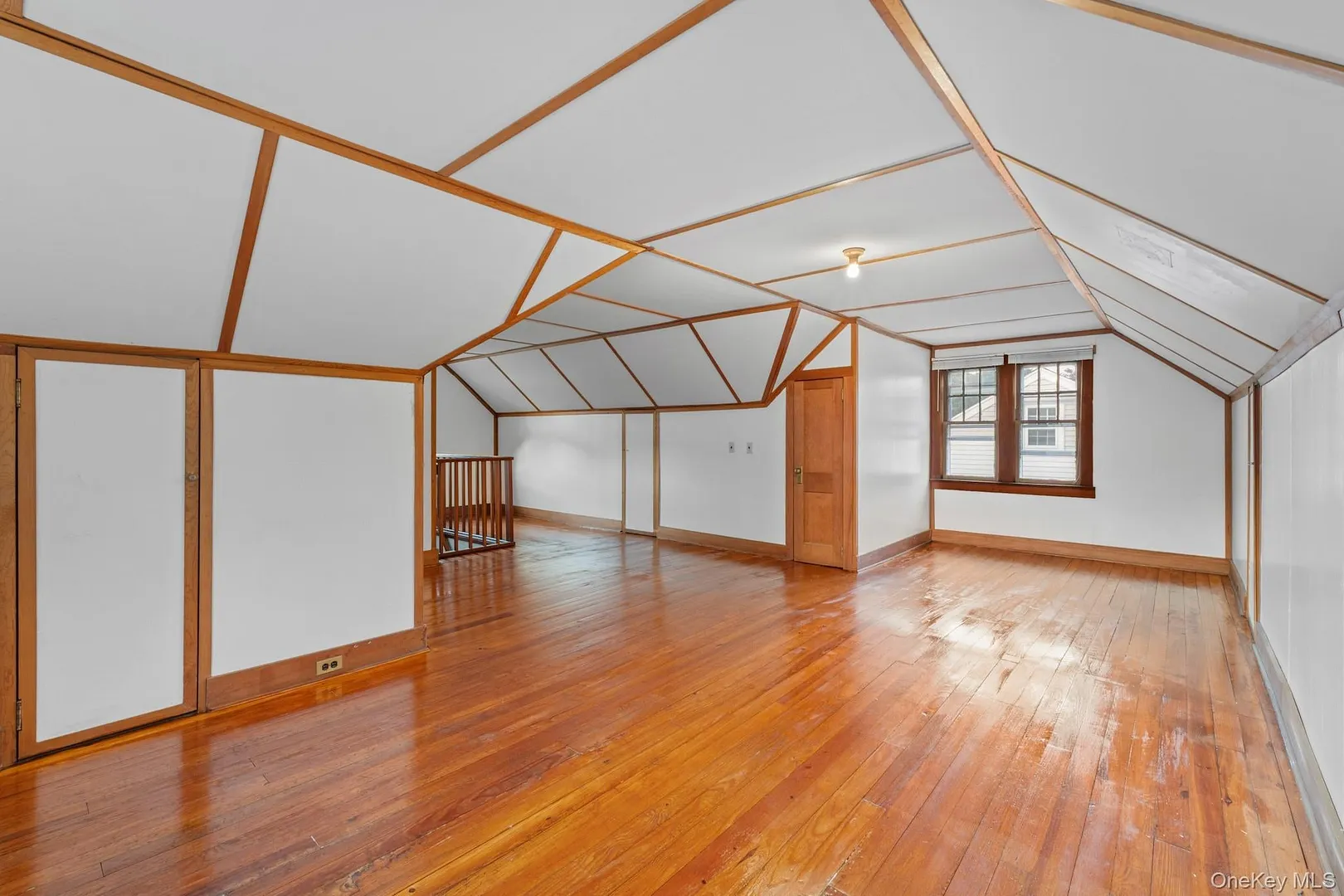 16 Oak Terrace Photo 18