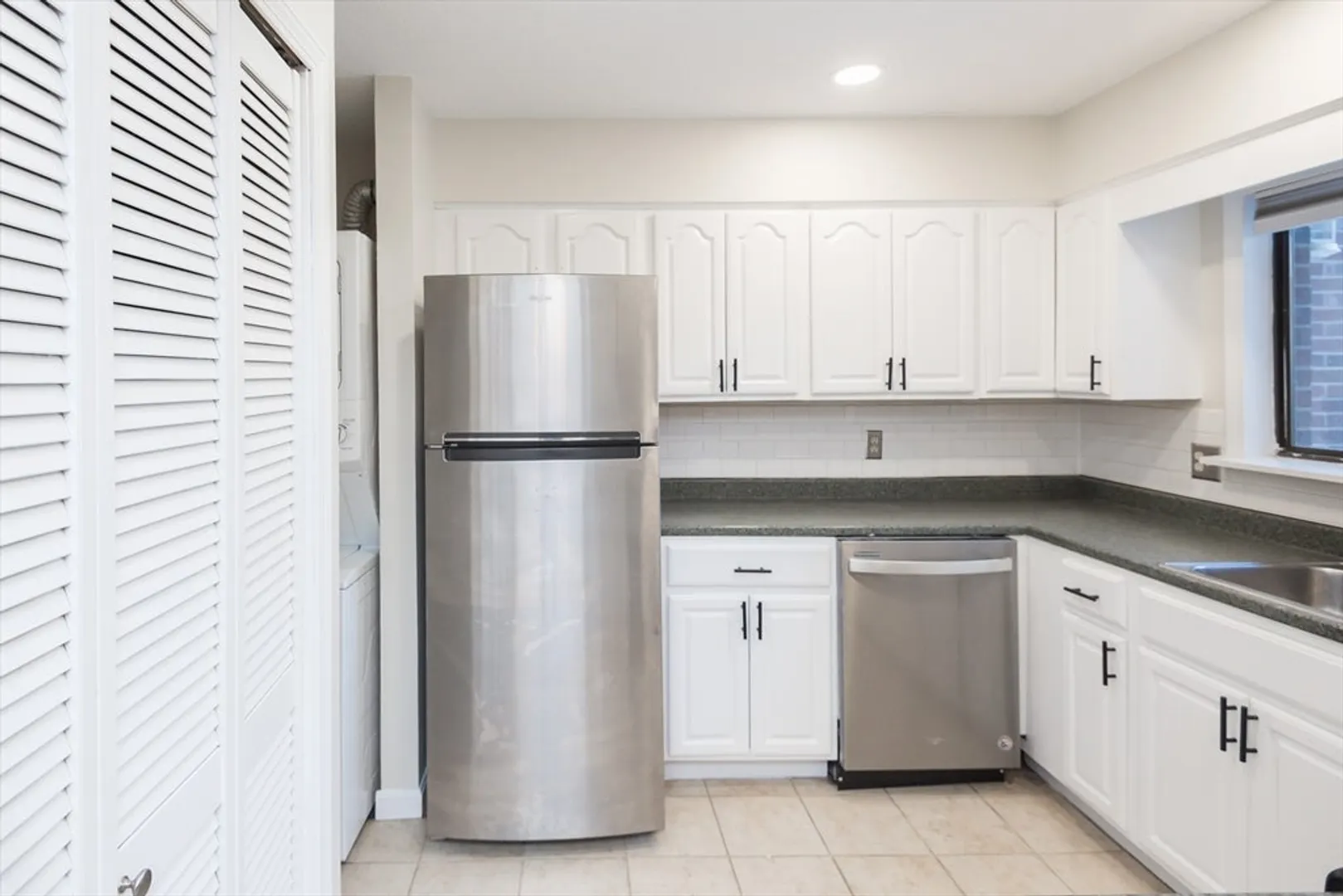 468 Island St #468 Photo 11