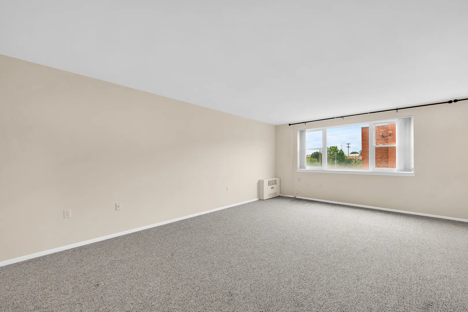 893 Farmington Avenue  #1C Photo 4