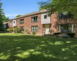 4 Wellington Drive #4