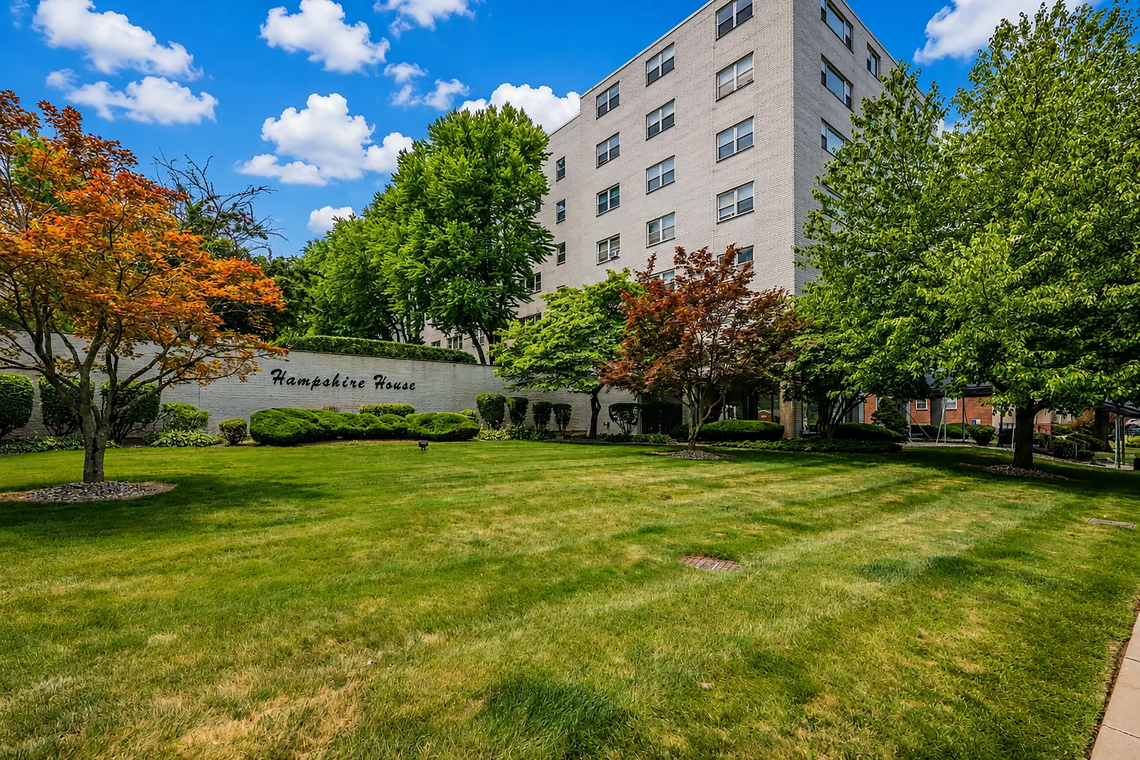 893 Farmington Avenue  #1C Photo 2