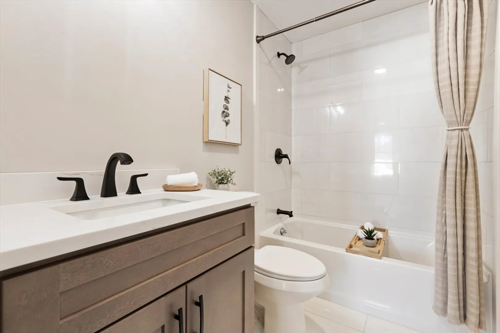 40 Filipe Way  #B Photo 22