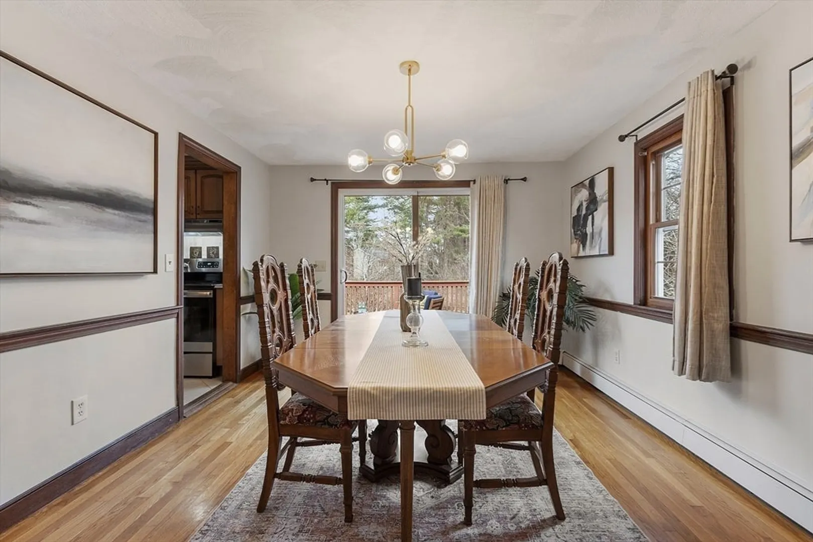 413 Arlington St Photo 11