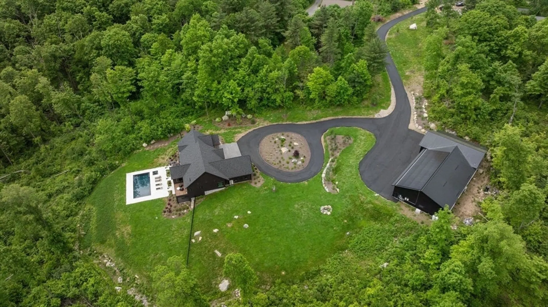 61 Green Avenue Photo 41
