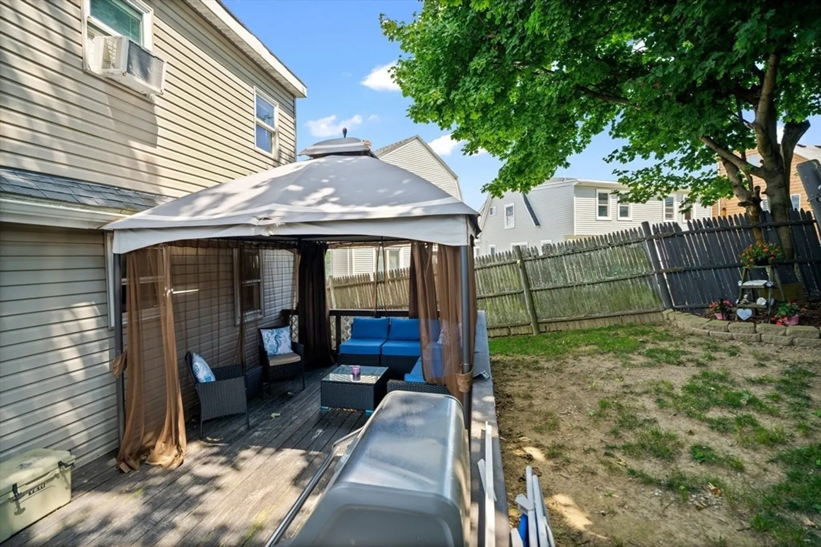 97 Triton Ave Photo 36