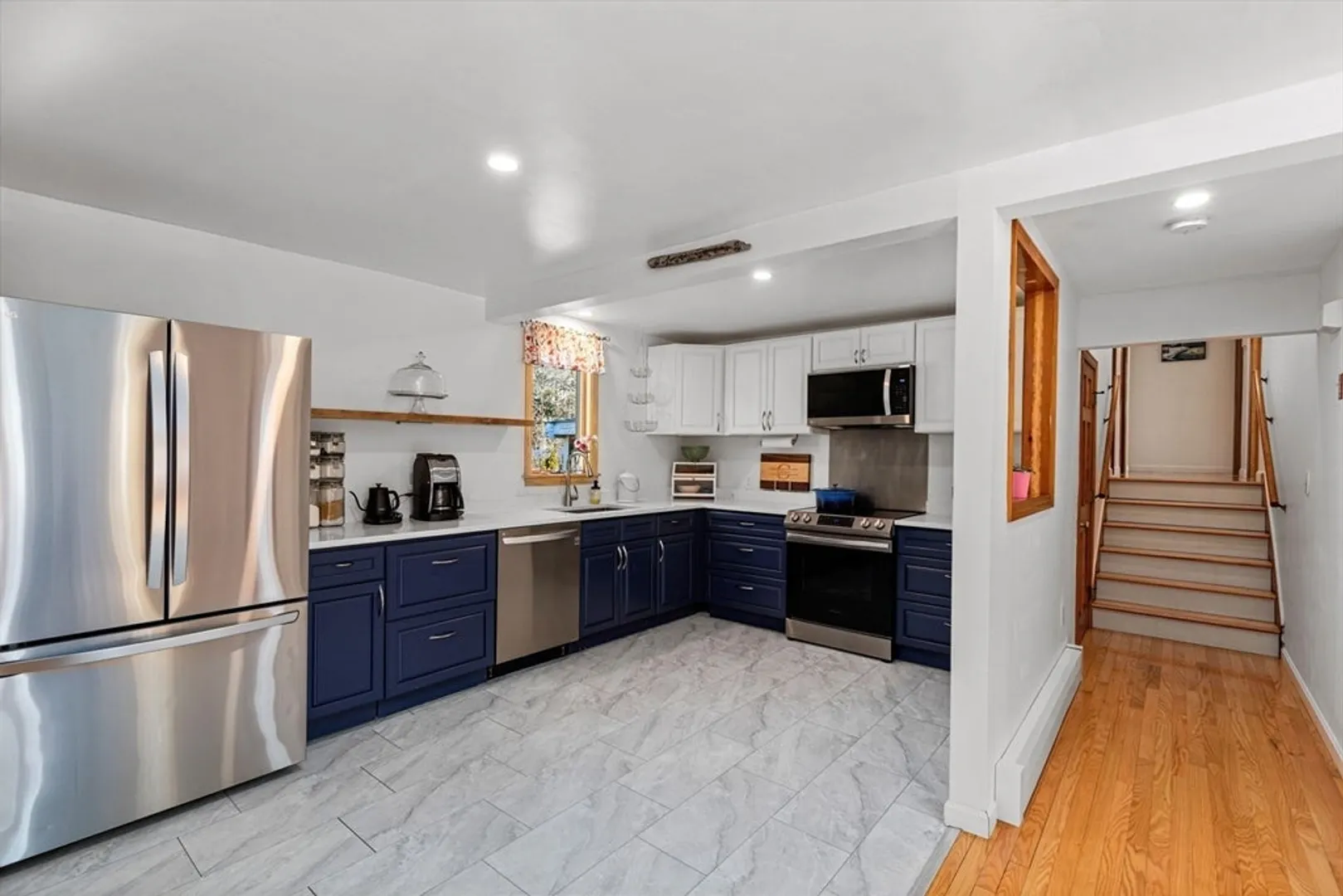 111 Reed Ave Photo 8