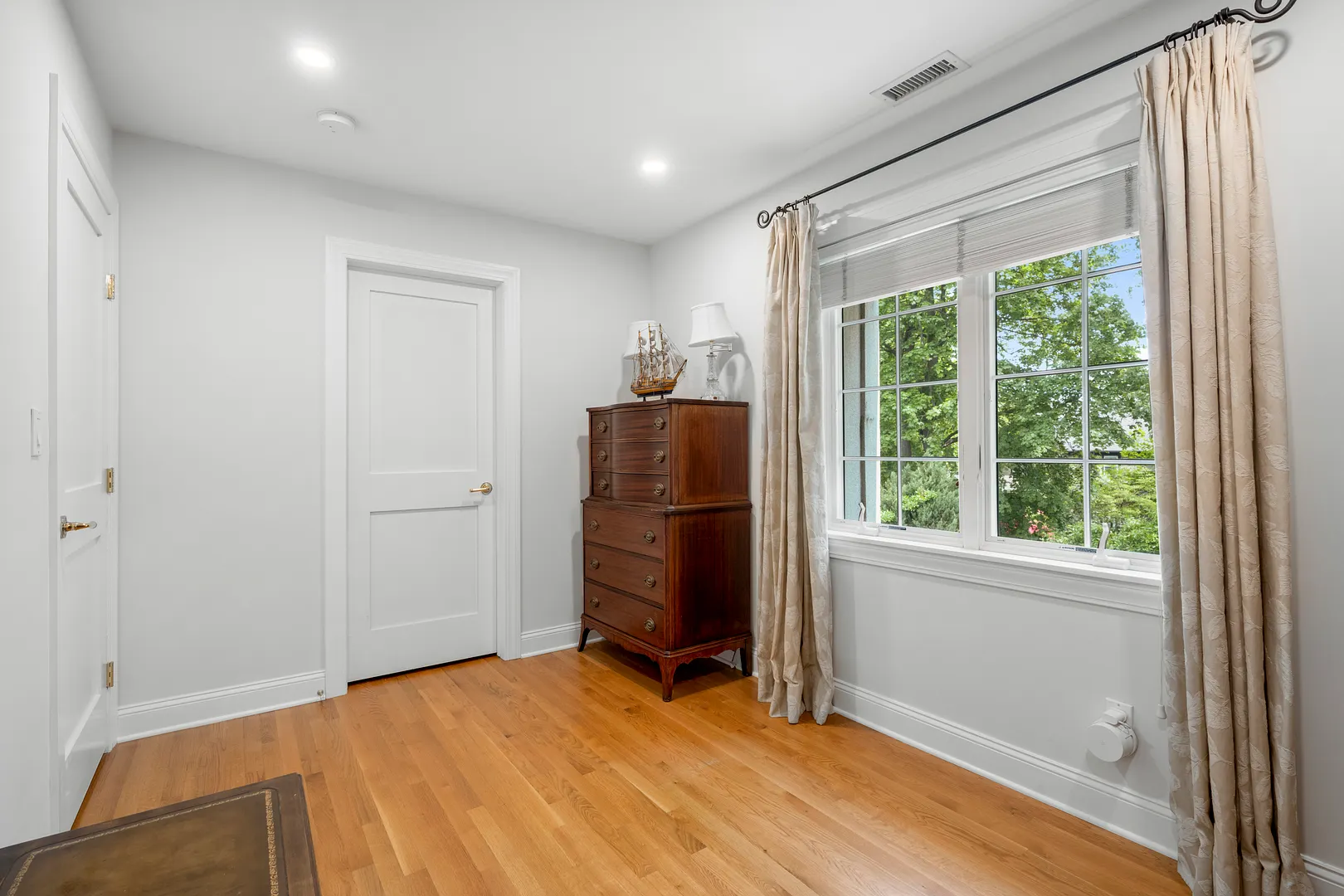 525 Carroll Avenue Photo 26