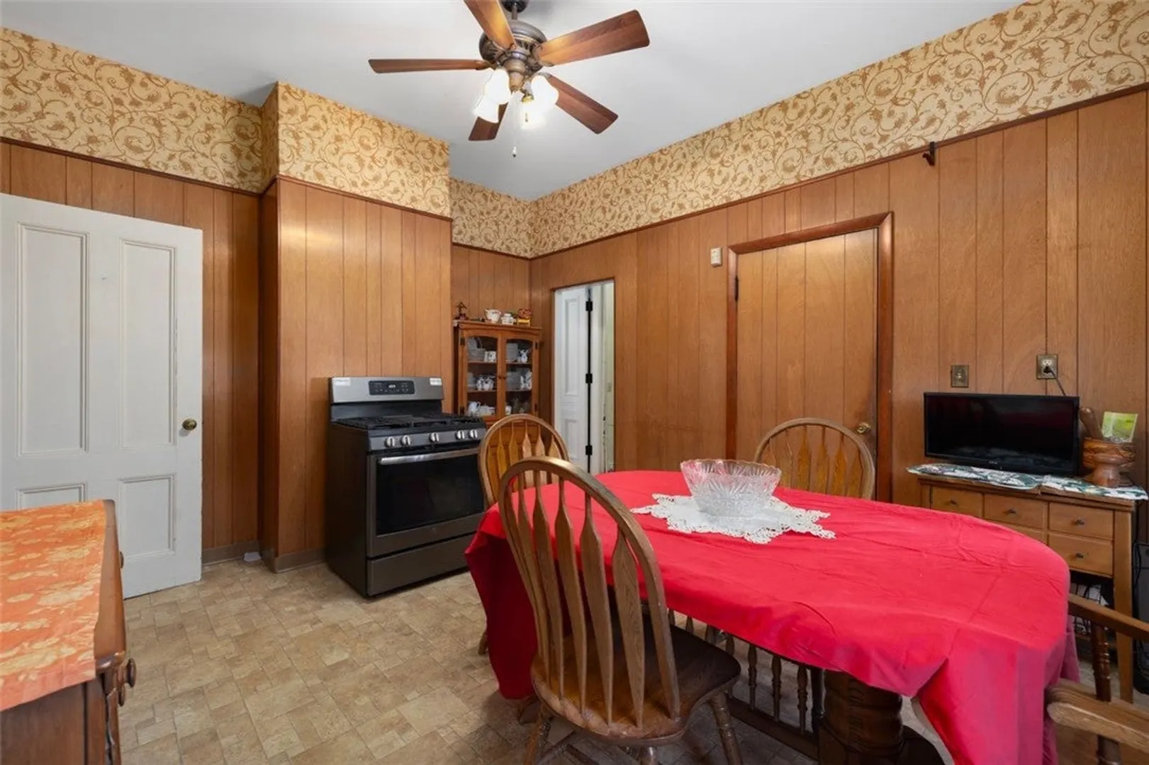 20 Bainbridge Avenue Photo 19