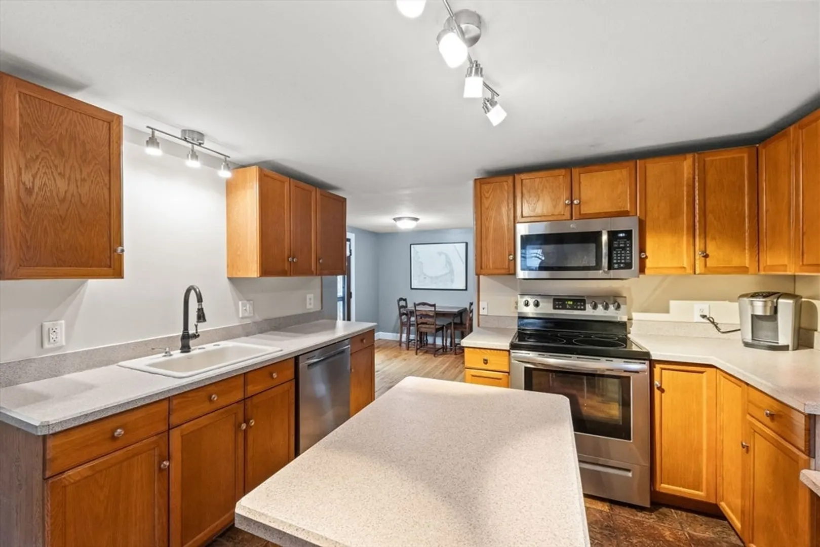 11 Clara St Photo 11
