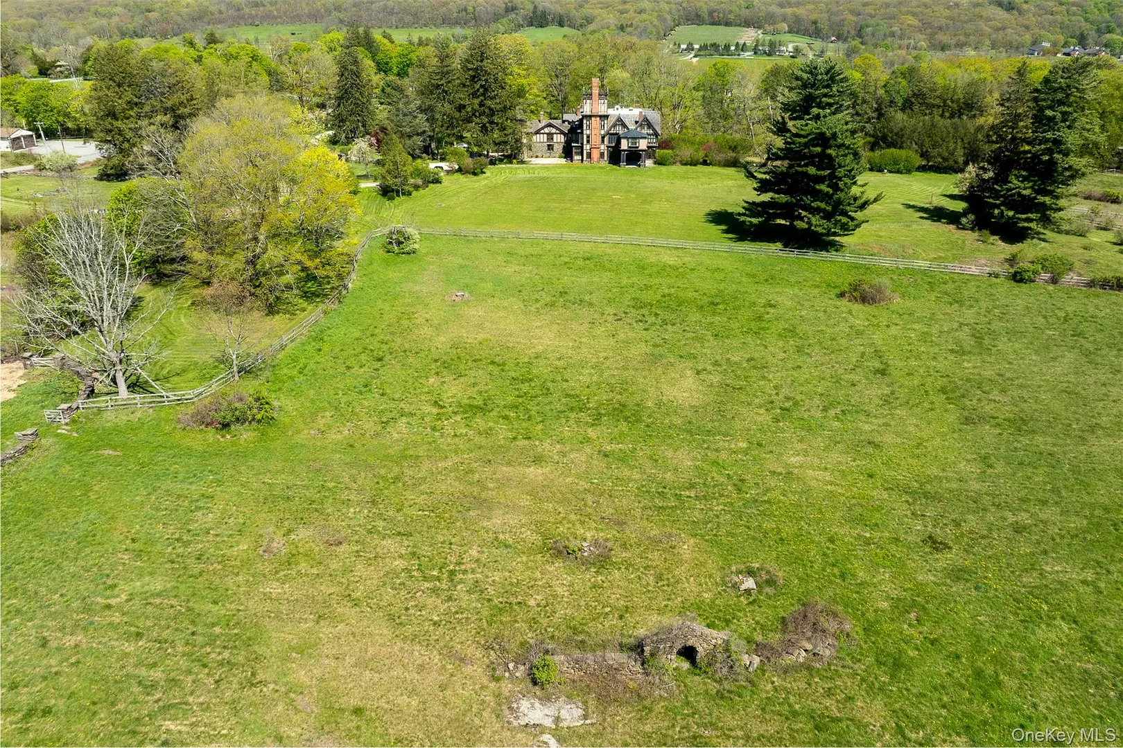 618 Quaker Hill Road Photo 7
