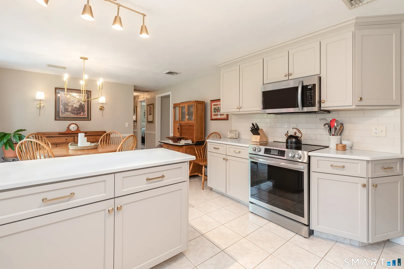 23 Hilltop Avenue Photo 8