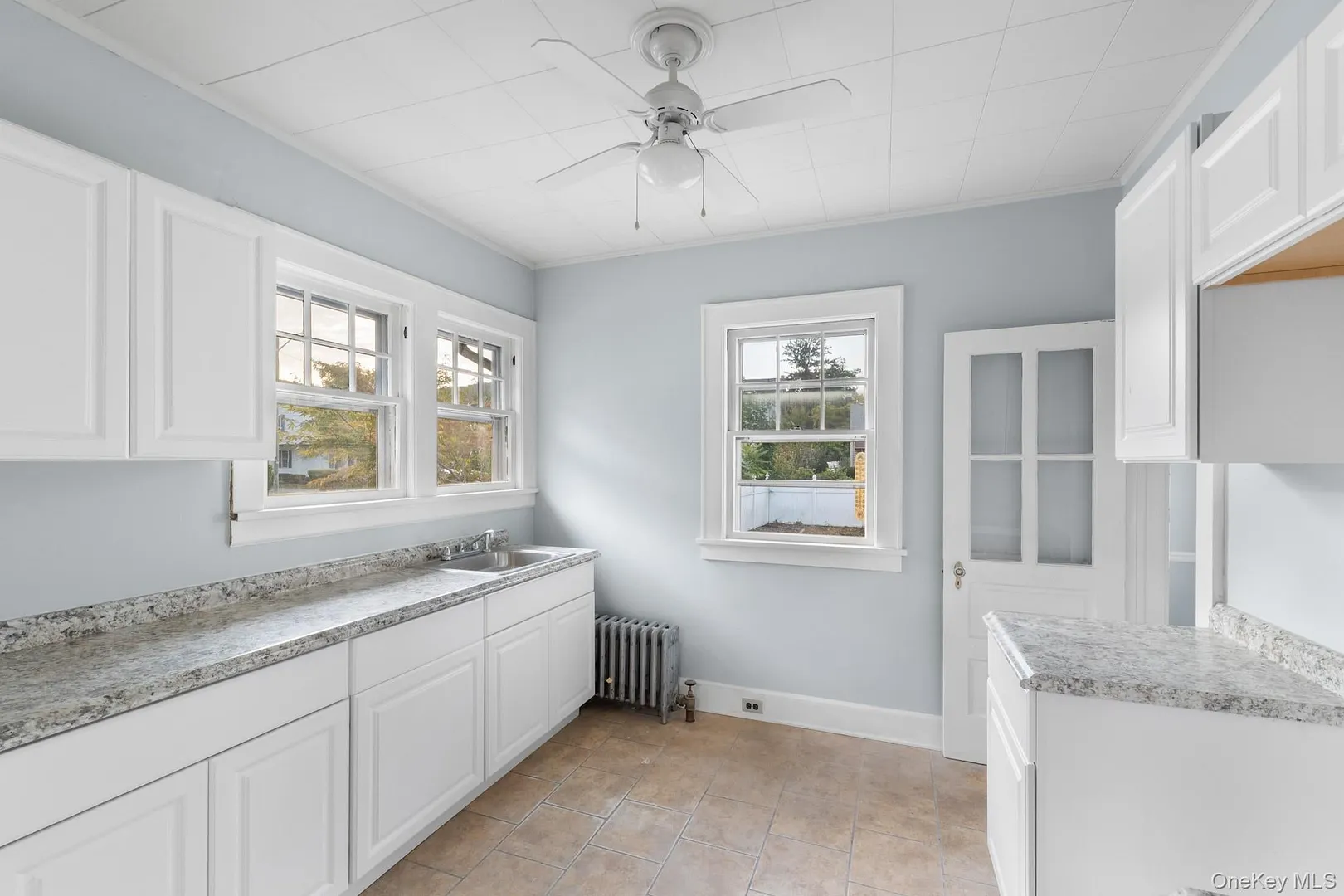 16 Oak Terrace Photo 8