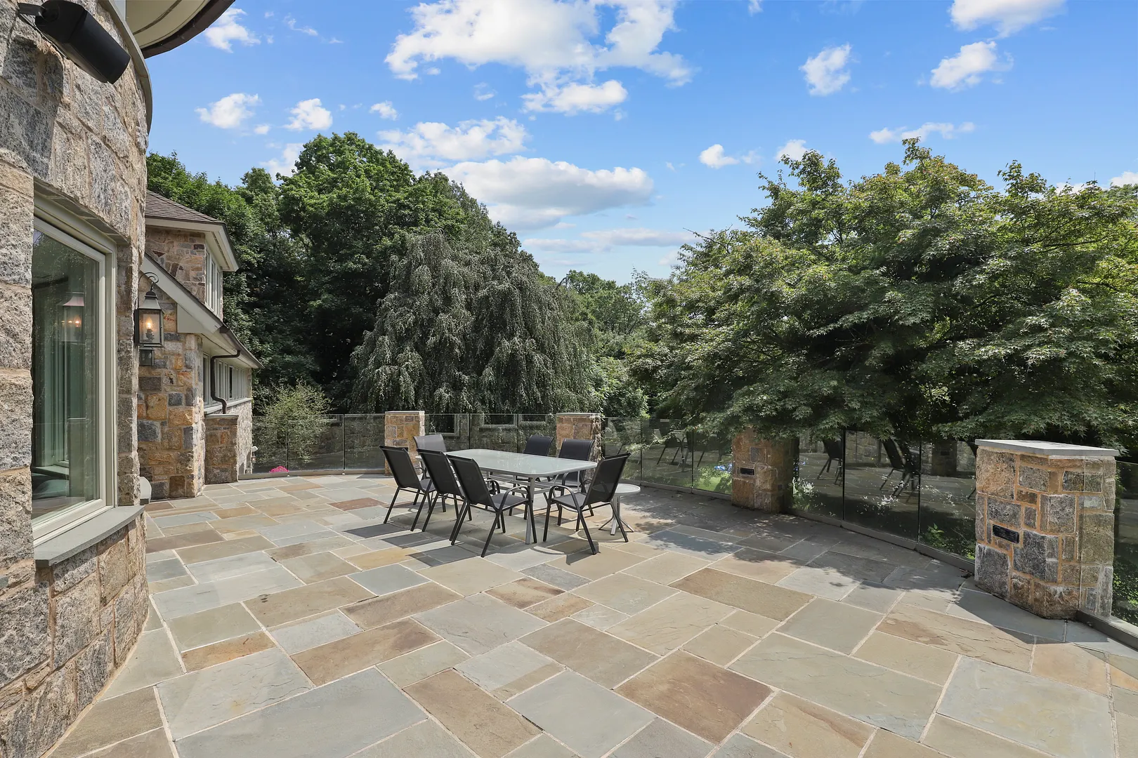 383 Woodlands Road Photo 21