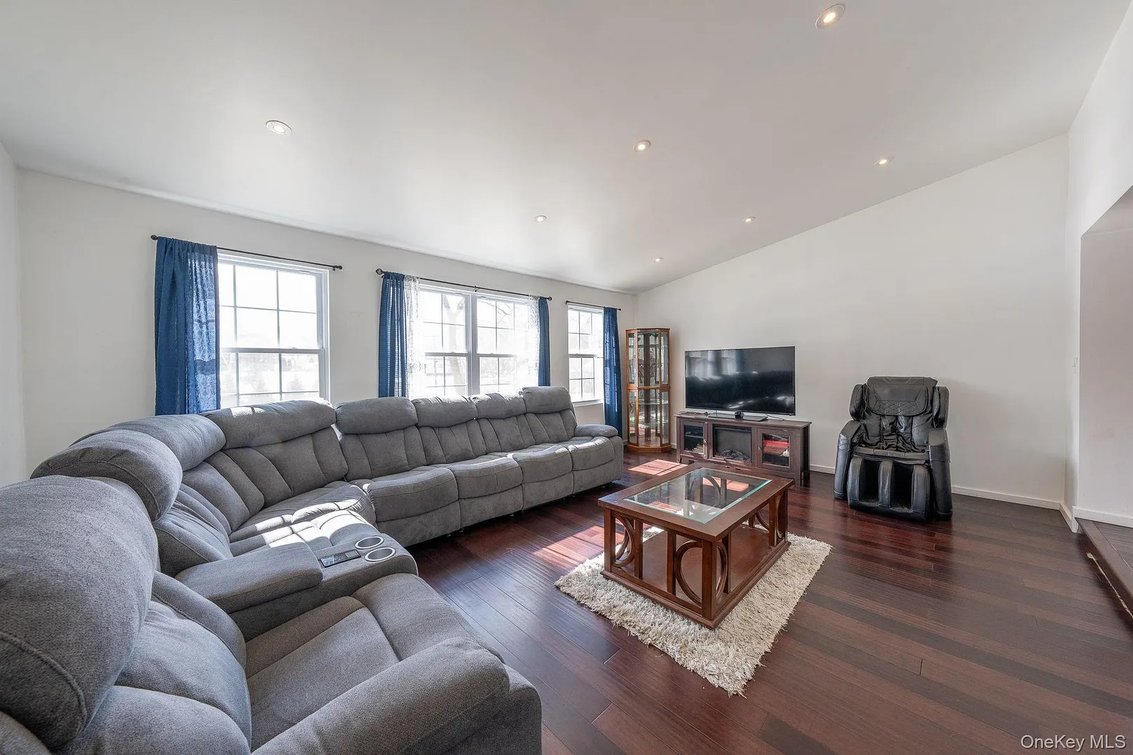 27 Walnut Street Photo 13