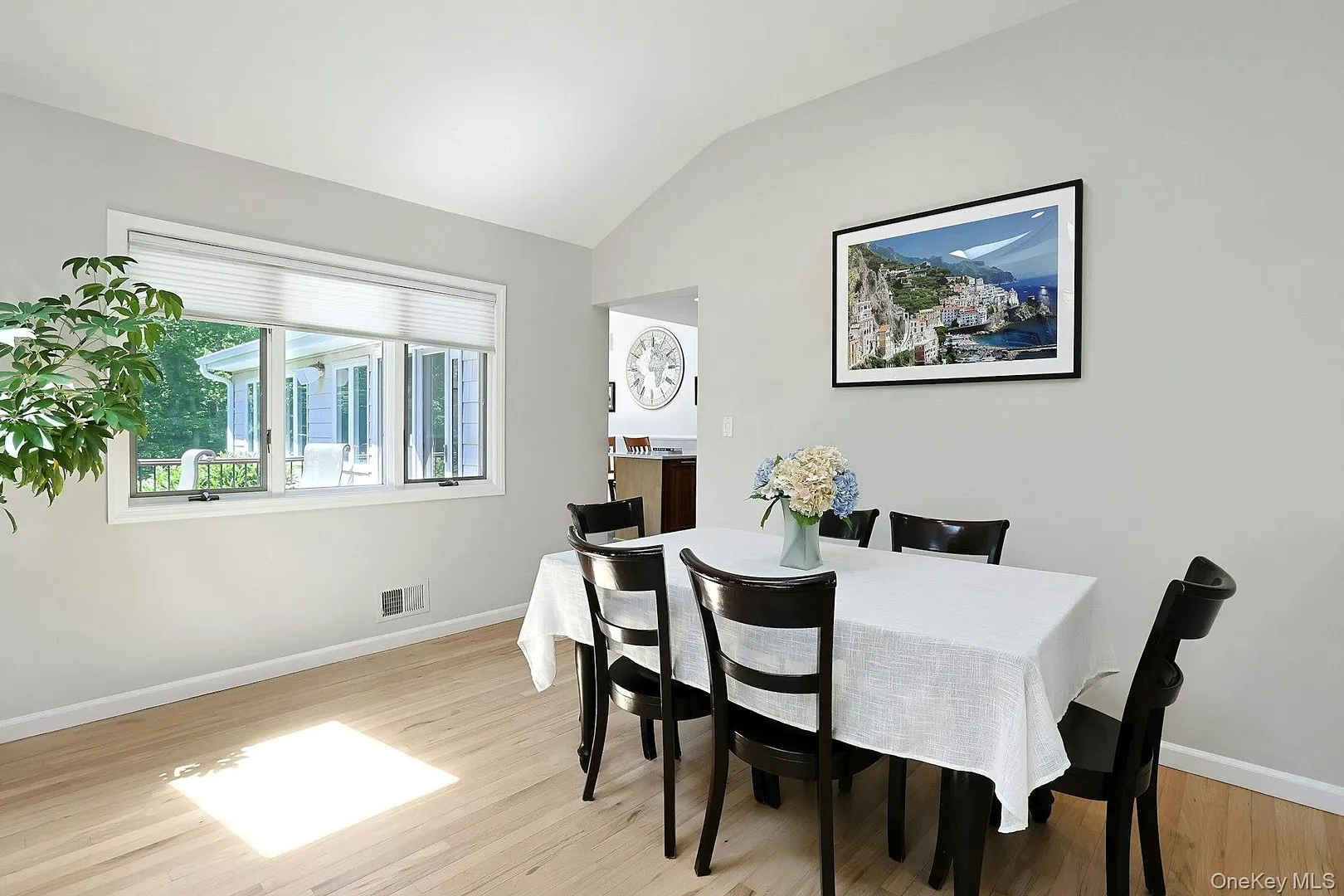20 Robbins Road Photo 8