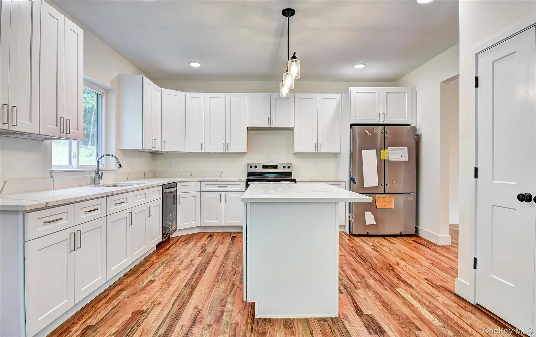 25 Tamarack Drive Photo 12