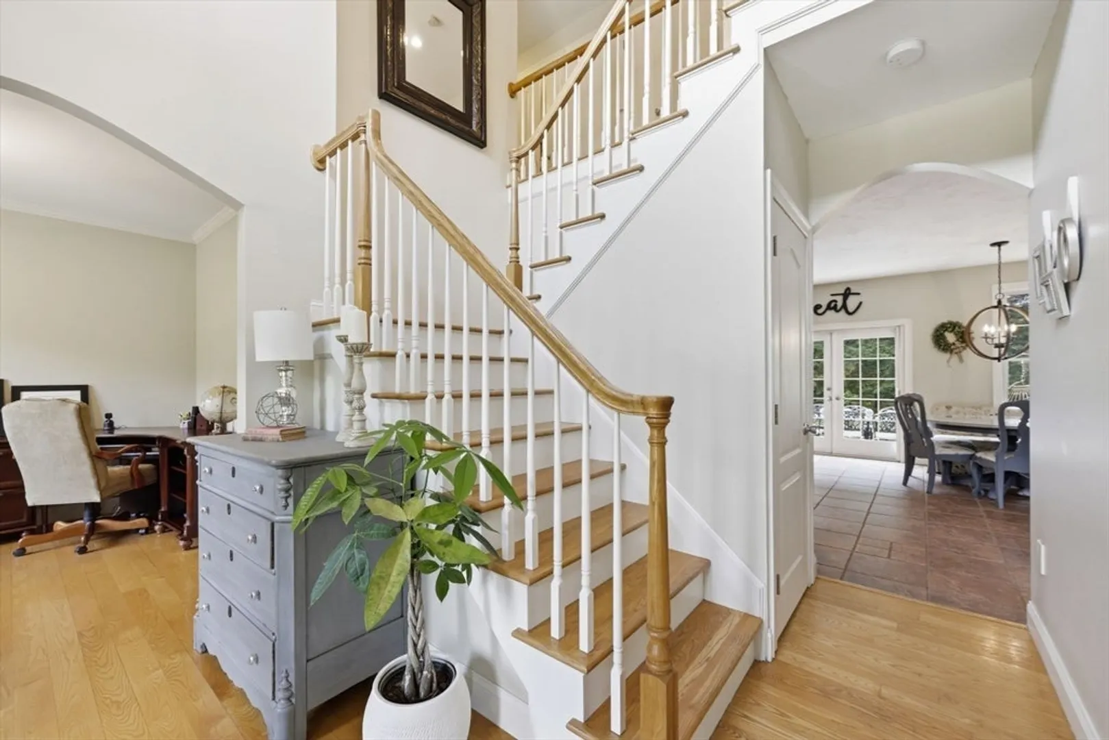 8 Lexington Circle Photo 7