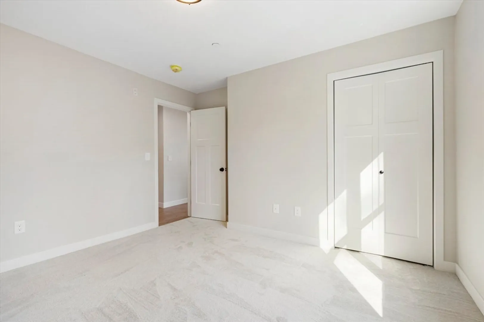 40 Filipe Way  #B Photo 25