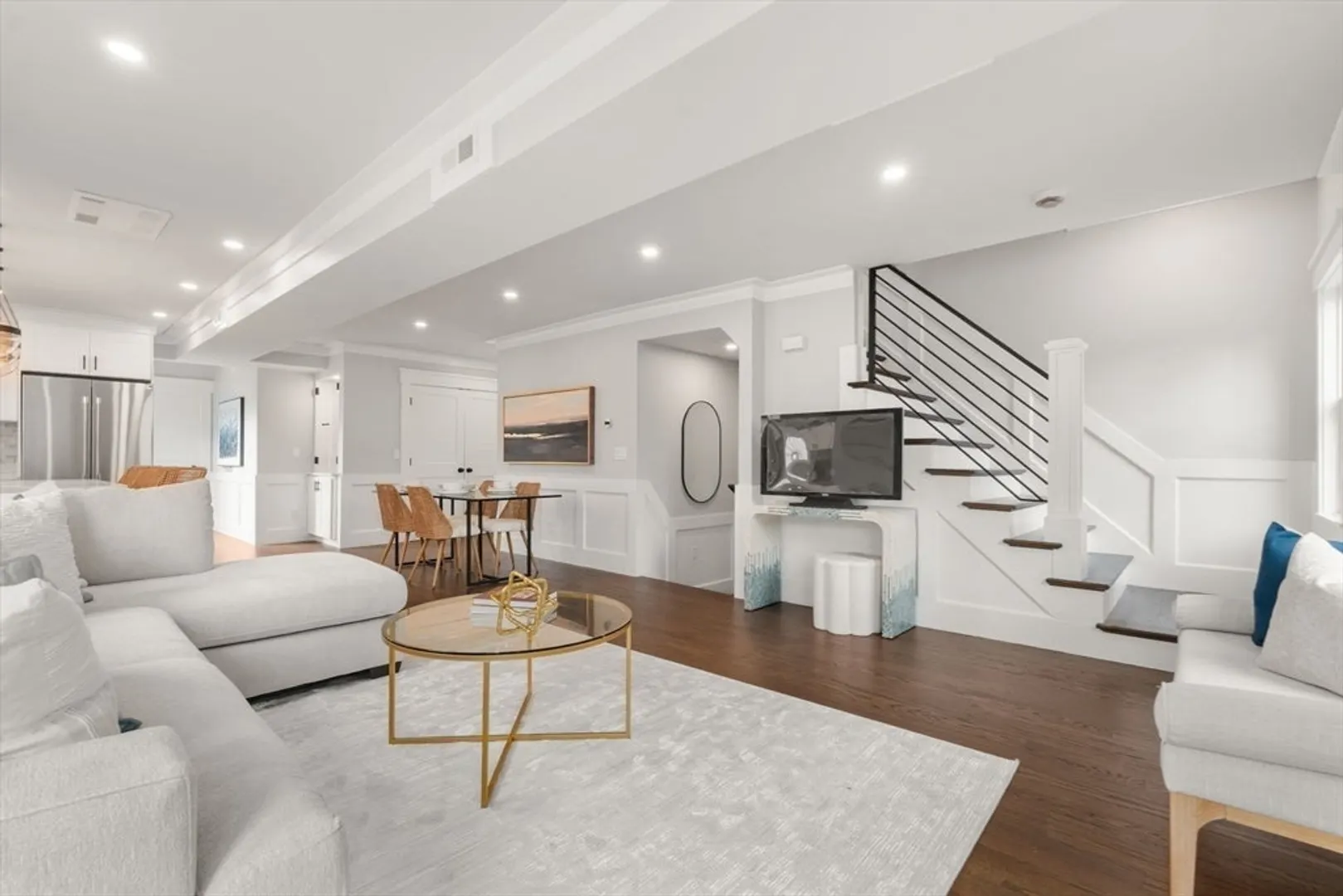 11 Macarthur Street  #B Photo 5