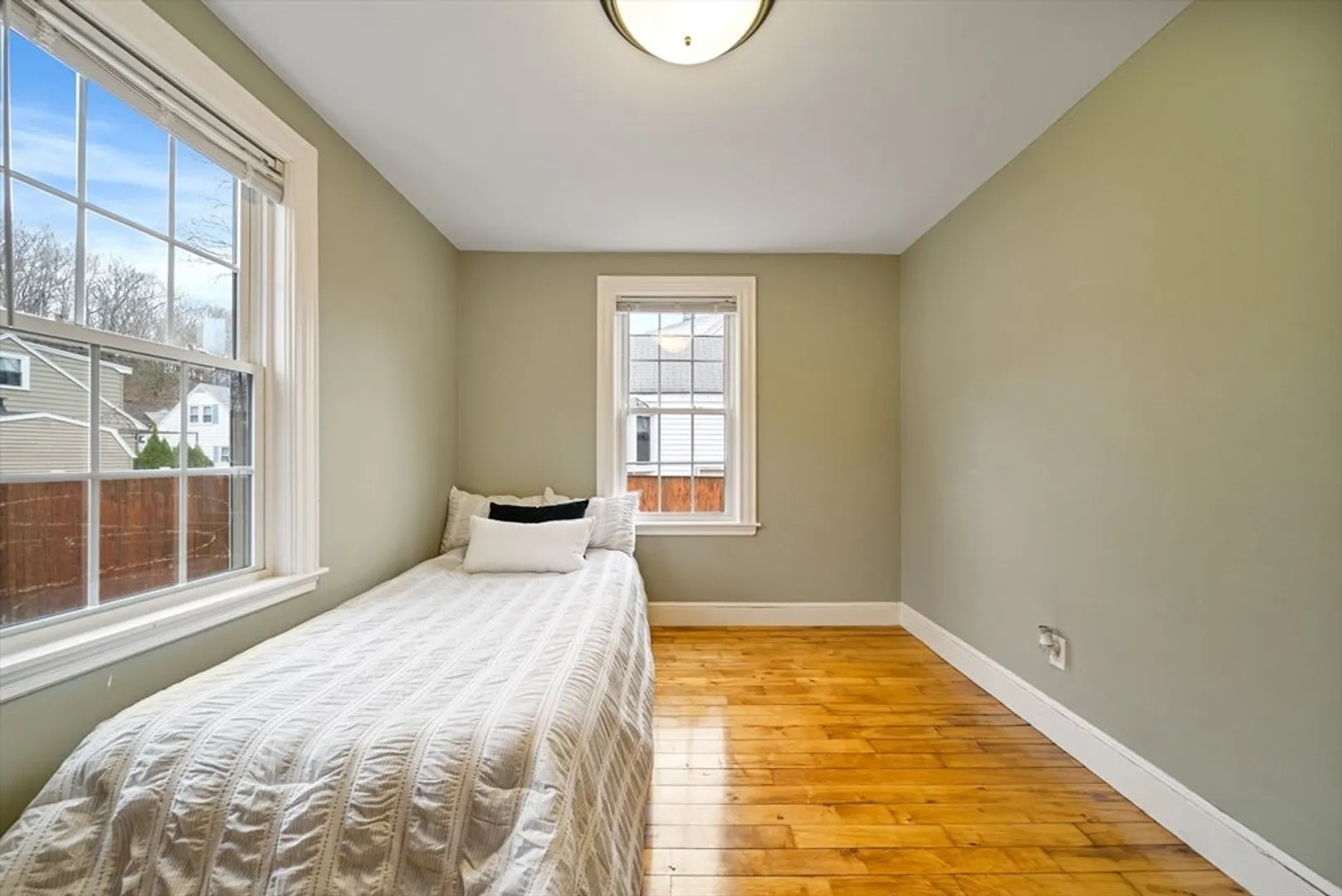 24 Dexter St Photo 26