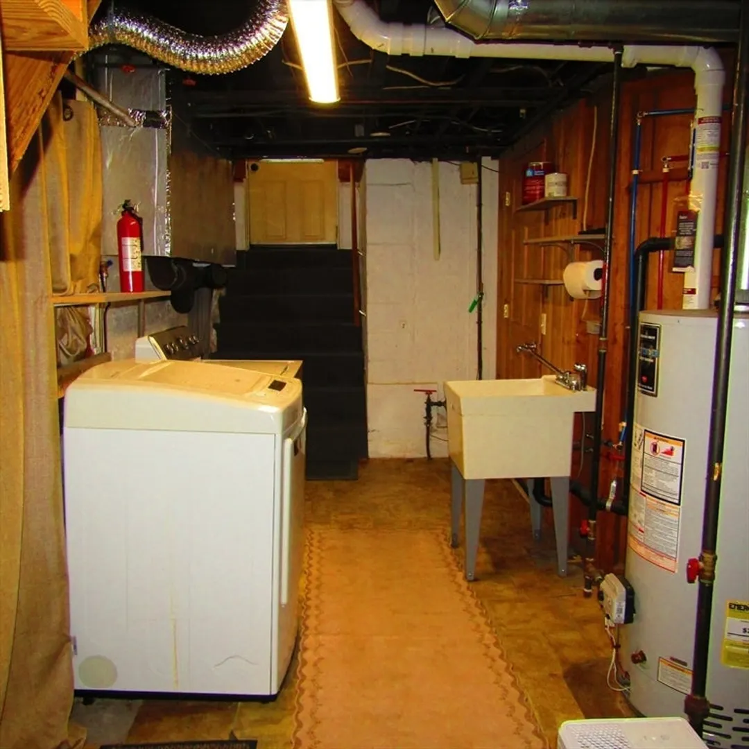465 Spring Street Photo 23