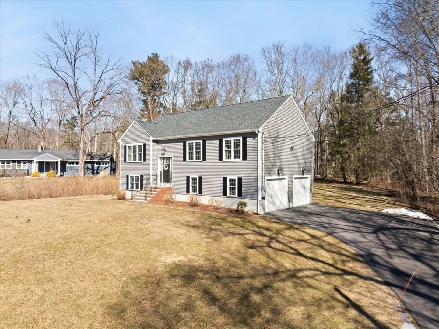 207 Oak St Photo 35