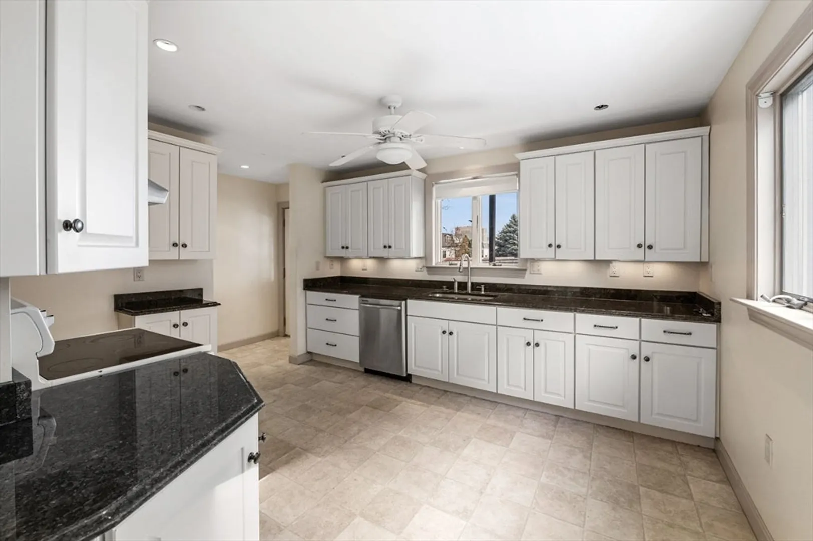 29 Fenwick St Photo 8