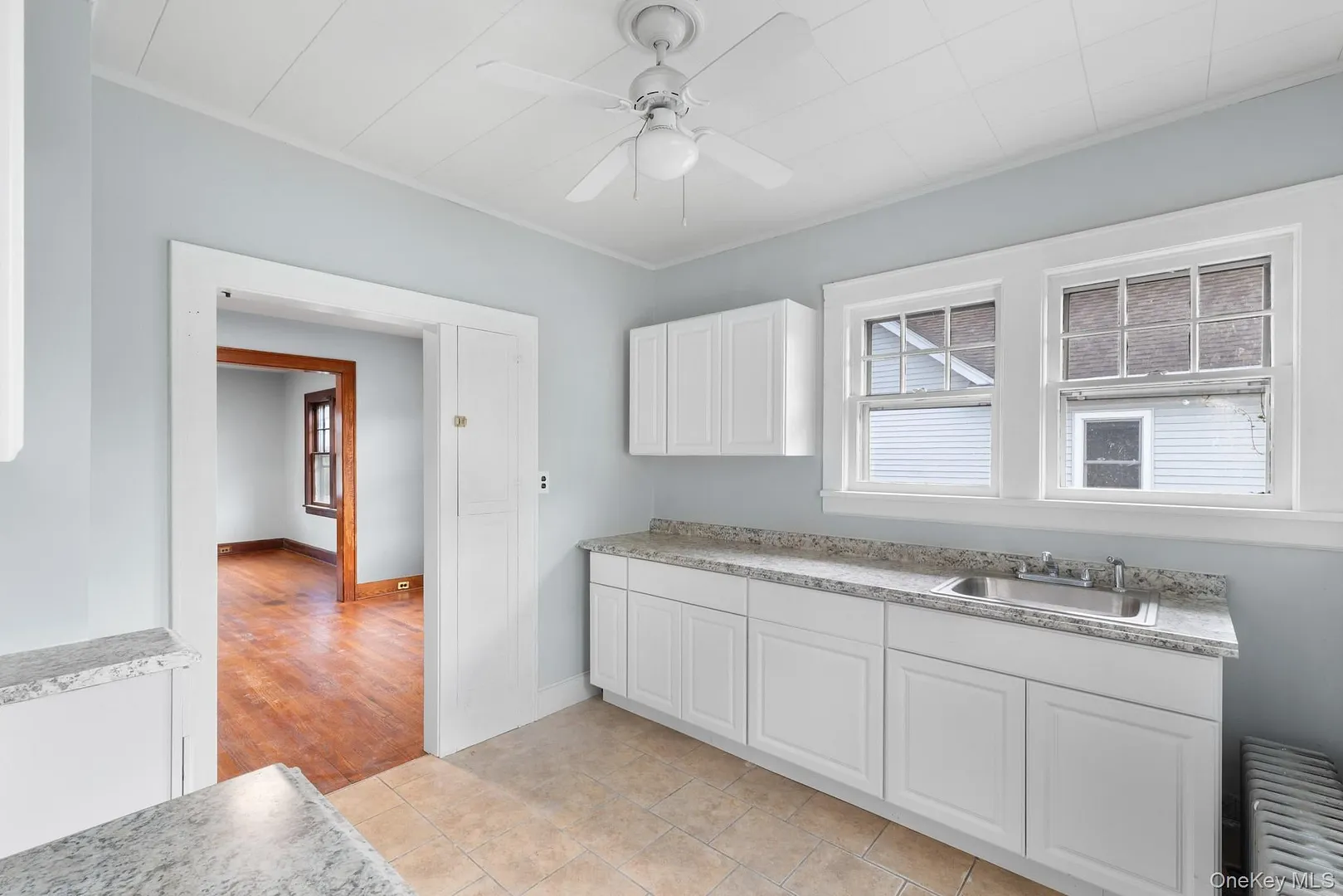 16 Oak Terrace Photo 9