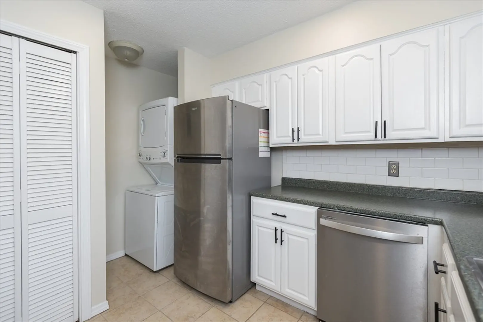 468 Island St #468 Photo 16