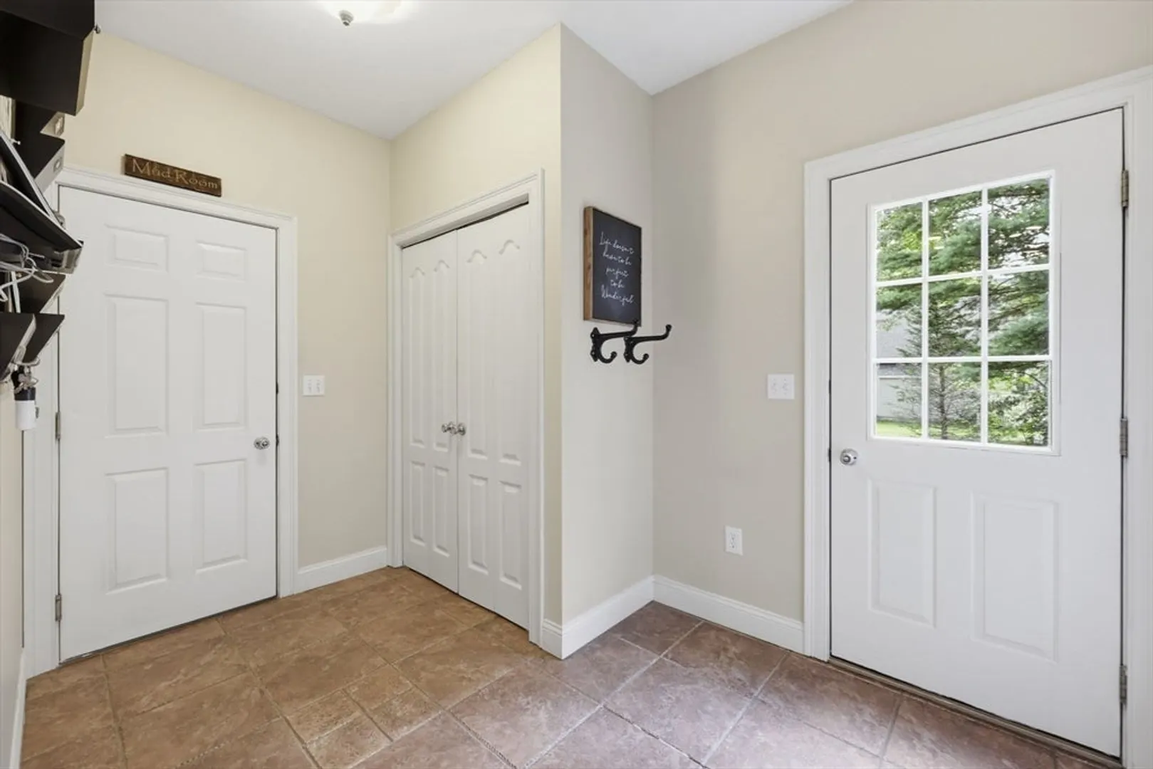 8 Lexington Circle Photo 38