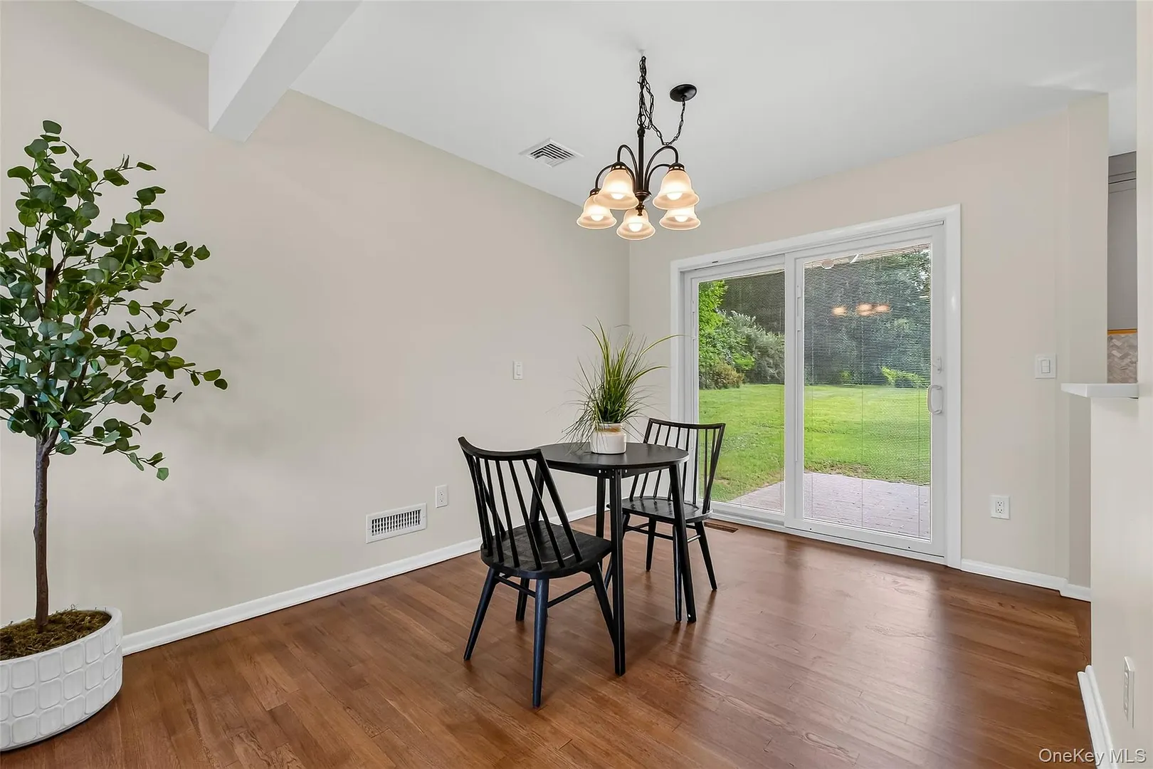 2536 Ridge Street Photo 7