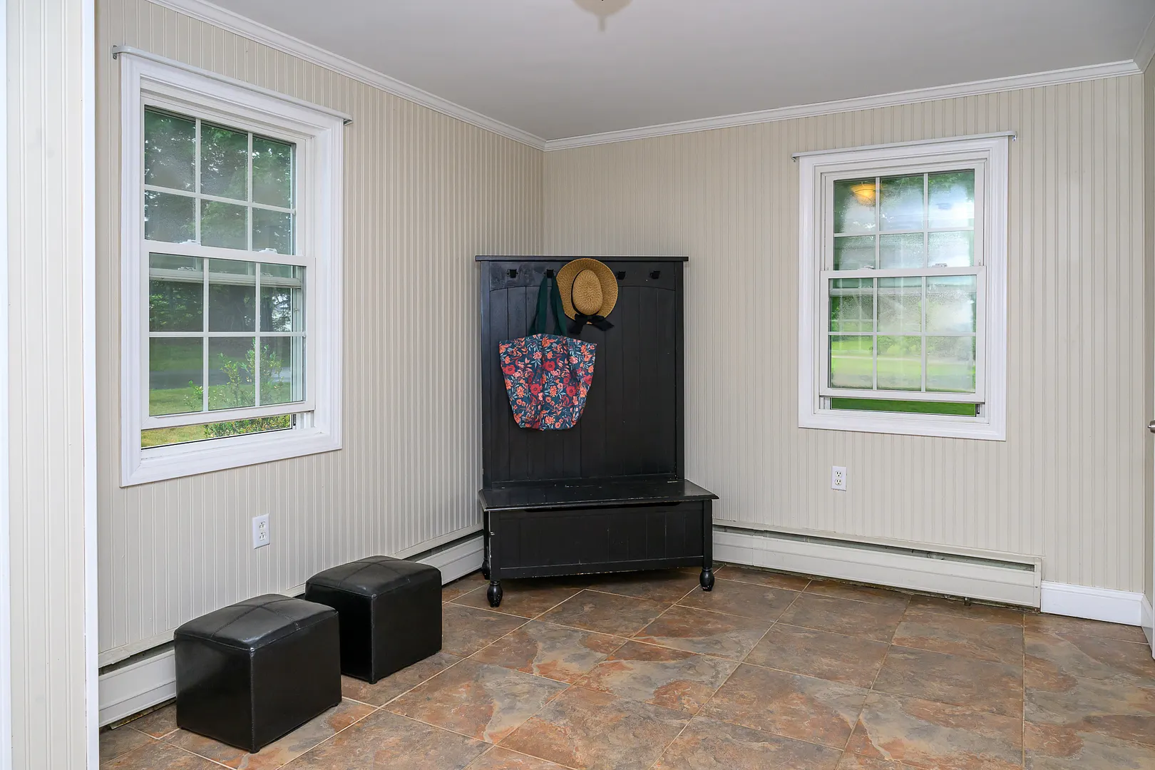 7 Silver Falls Road Photo 2