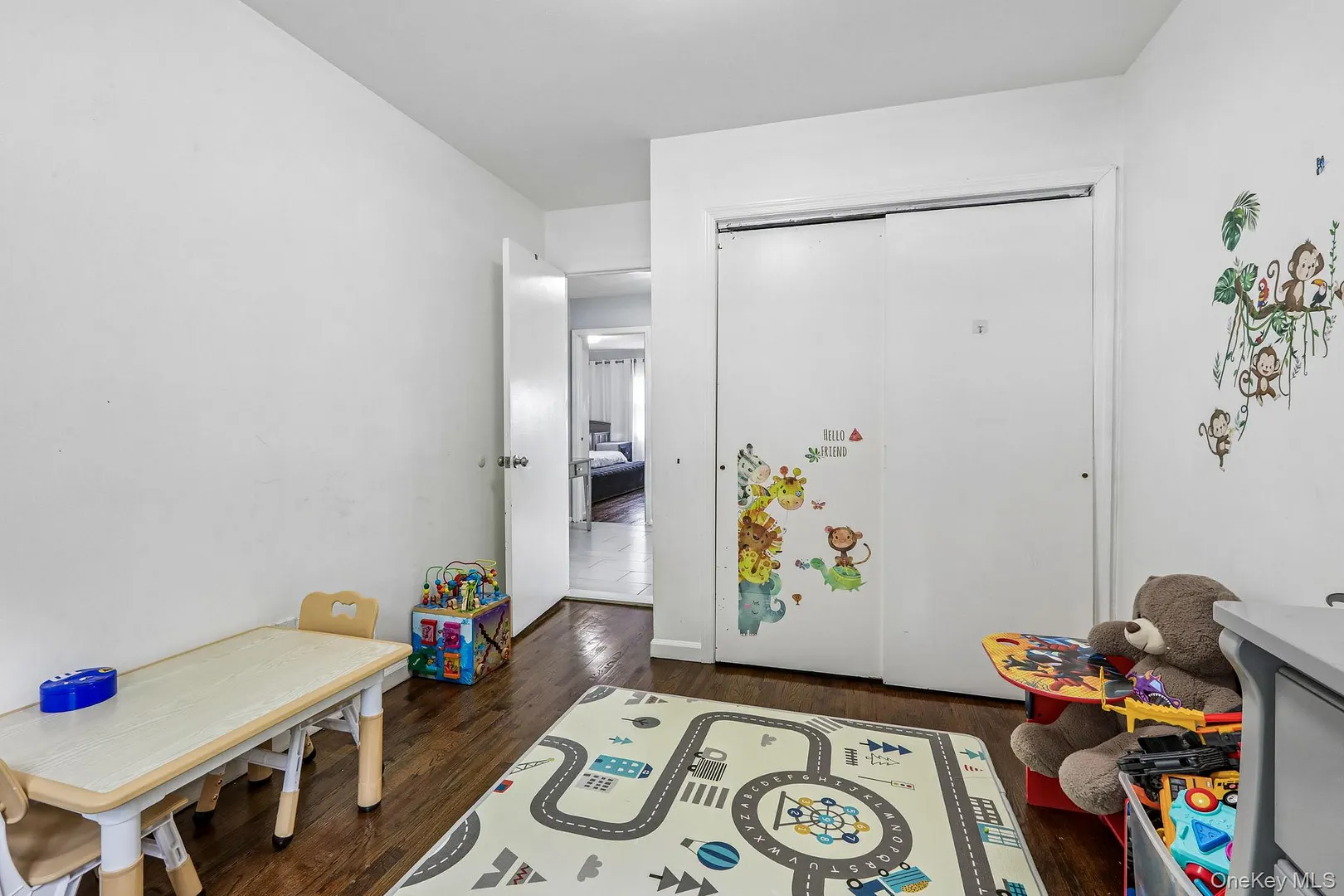 583 Bellevue Avenue N Photo 22