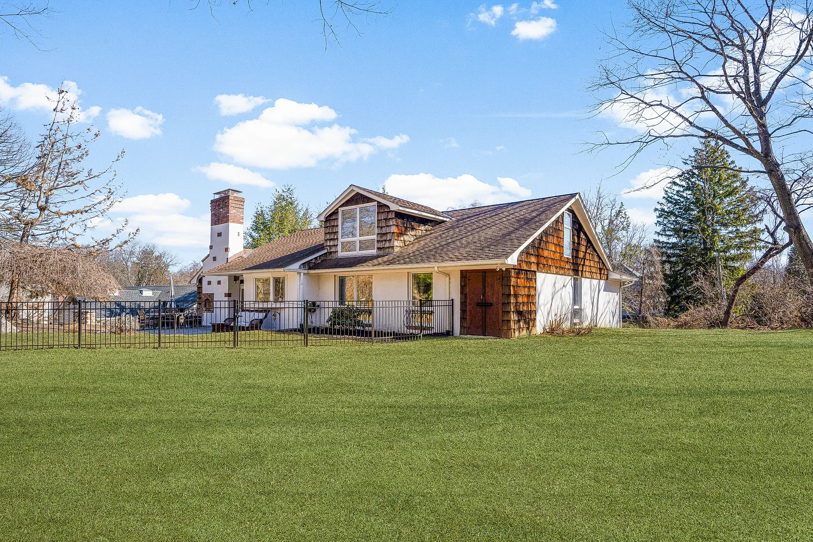 211 Bon Air Avenue Photo 1