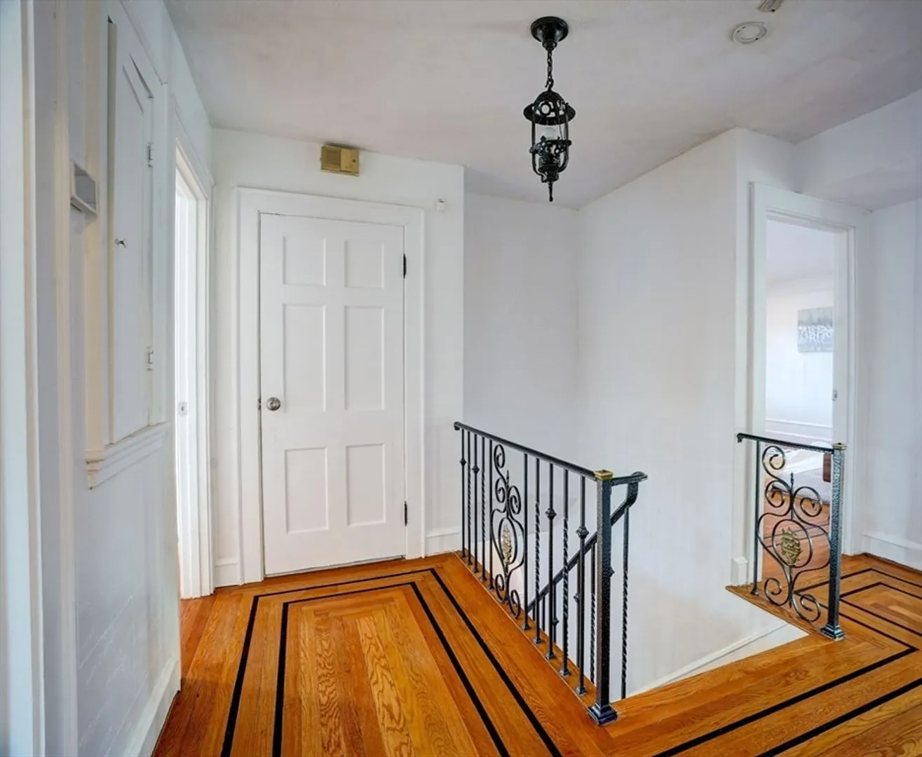 390 Adams St Photo 22