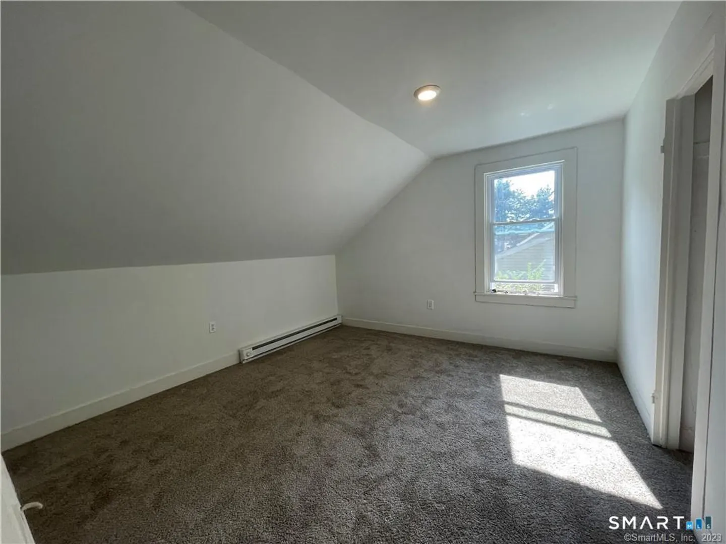 155 Riverside Drive Photo 10