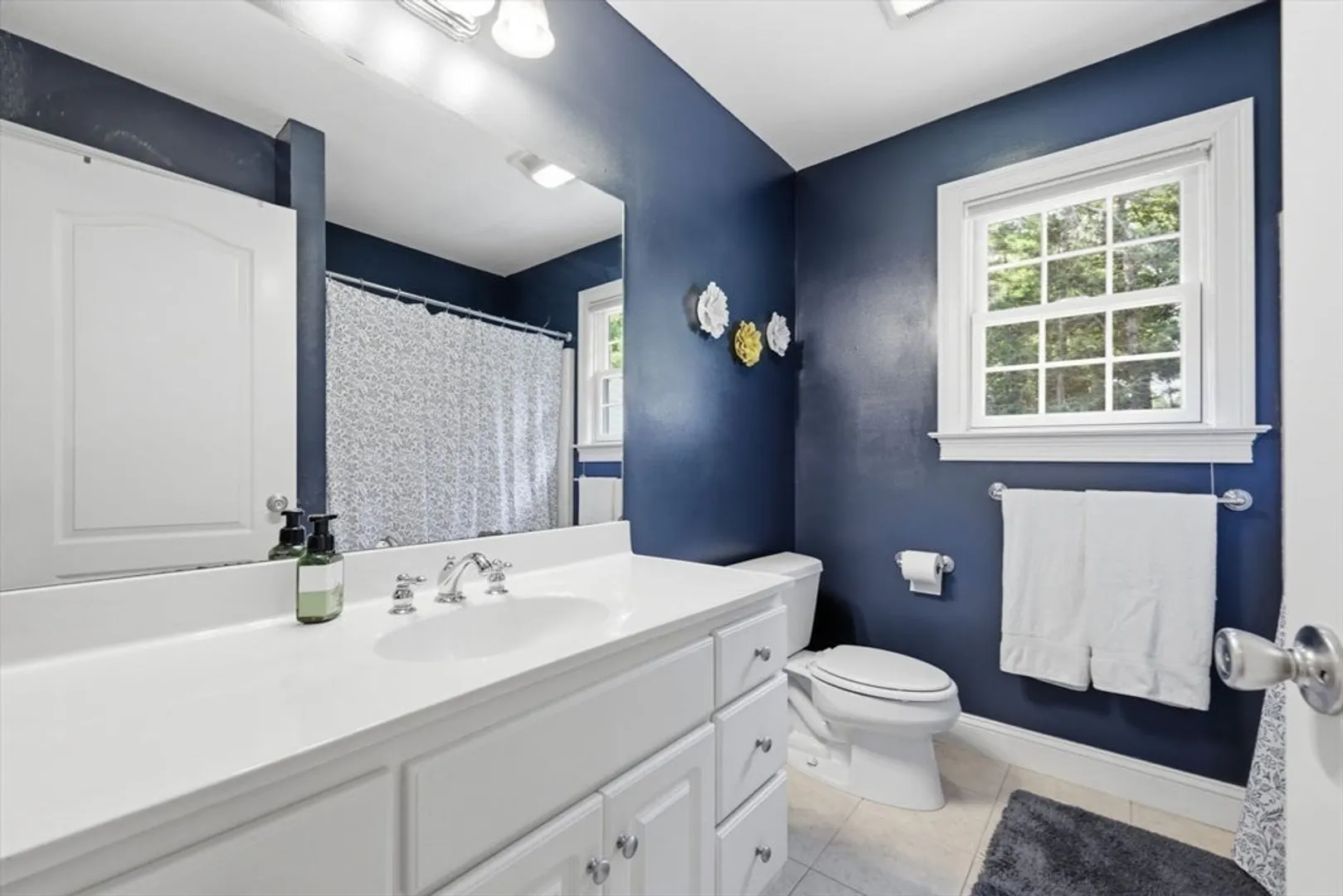 8 Lexington Circle Photo 32
