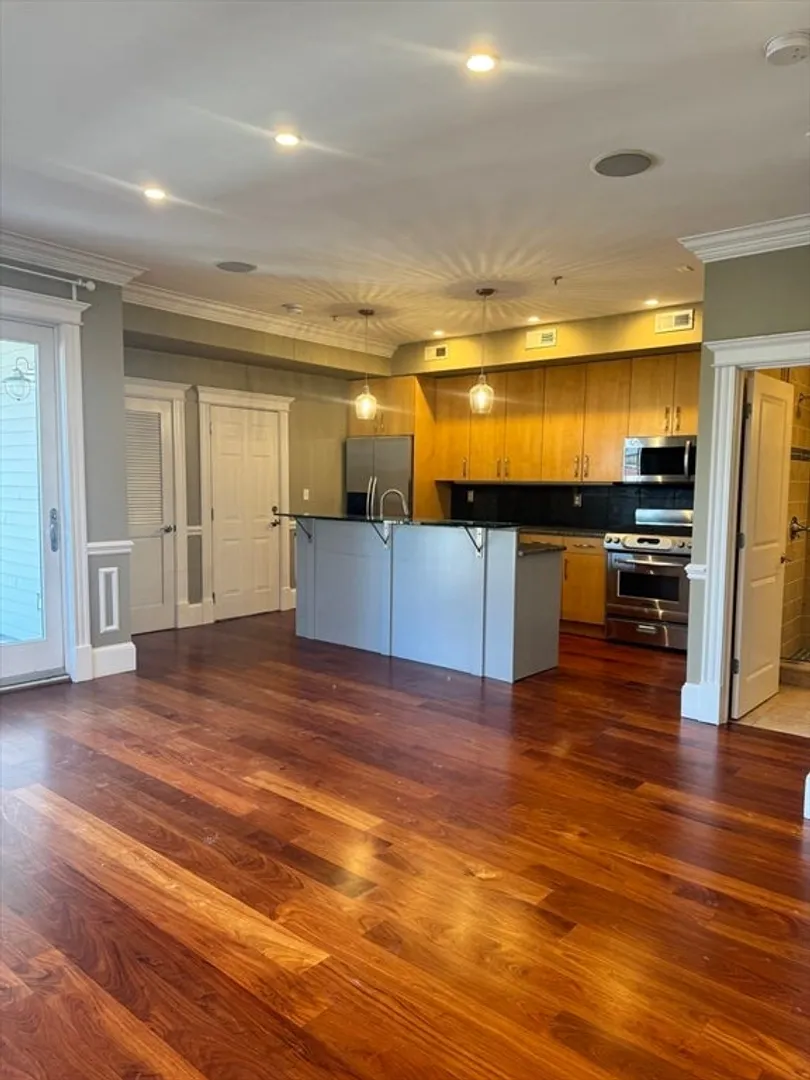 34 Emerson Street  #2 Photo 2