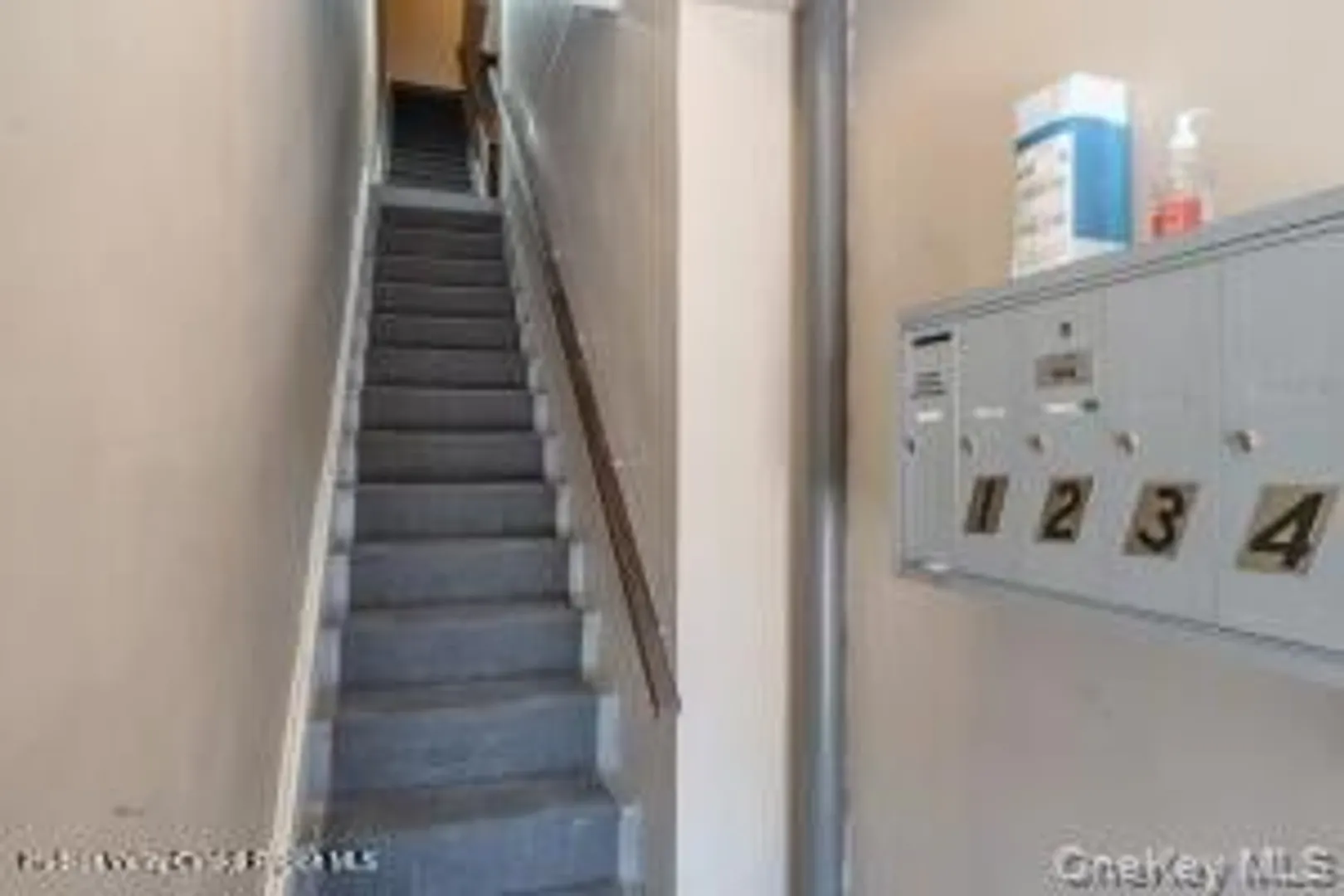 666 Broadway Photo 28