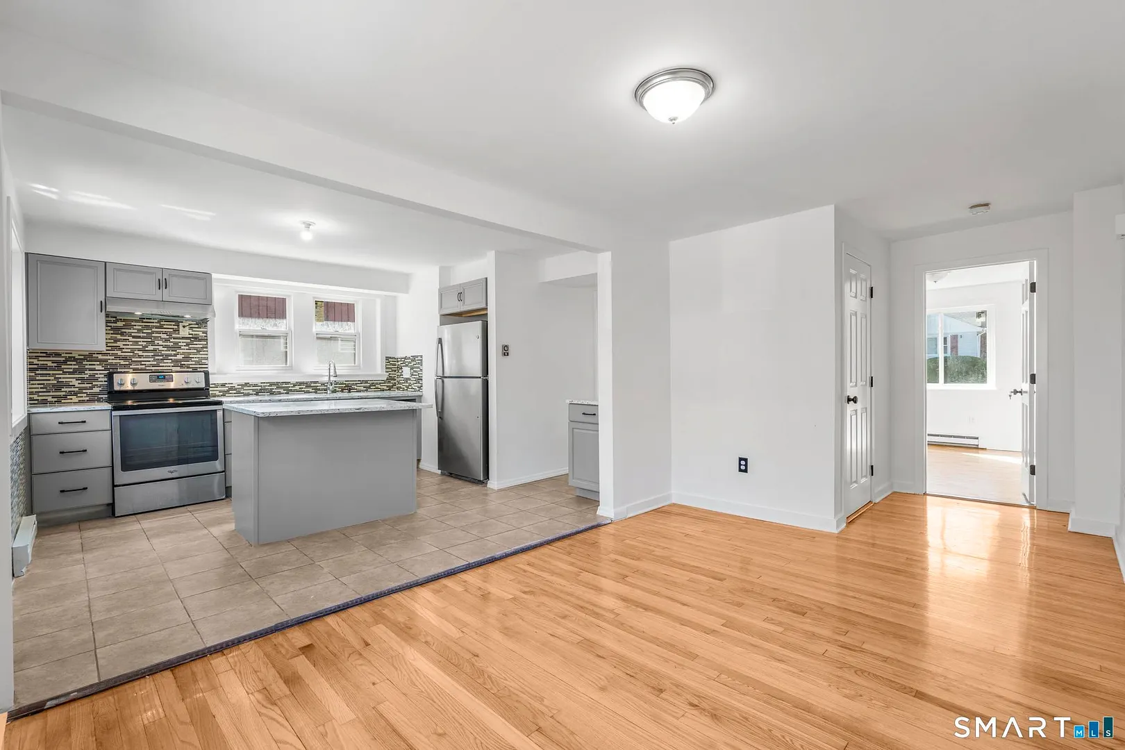 28-32 Starr Avenue  #11 Photo 13