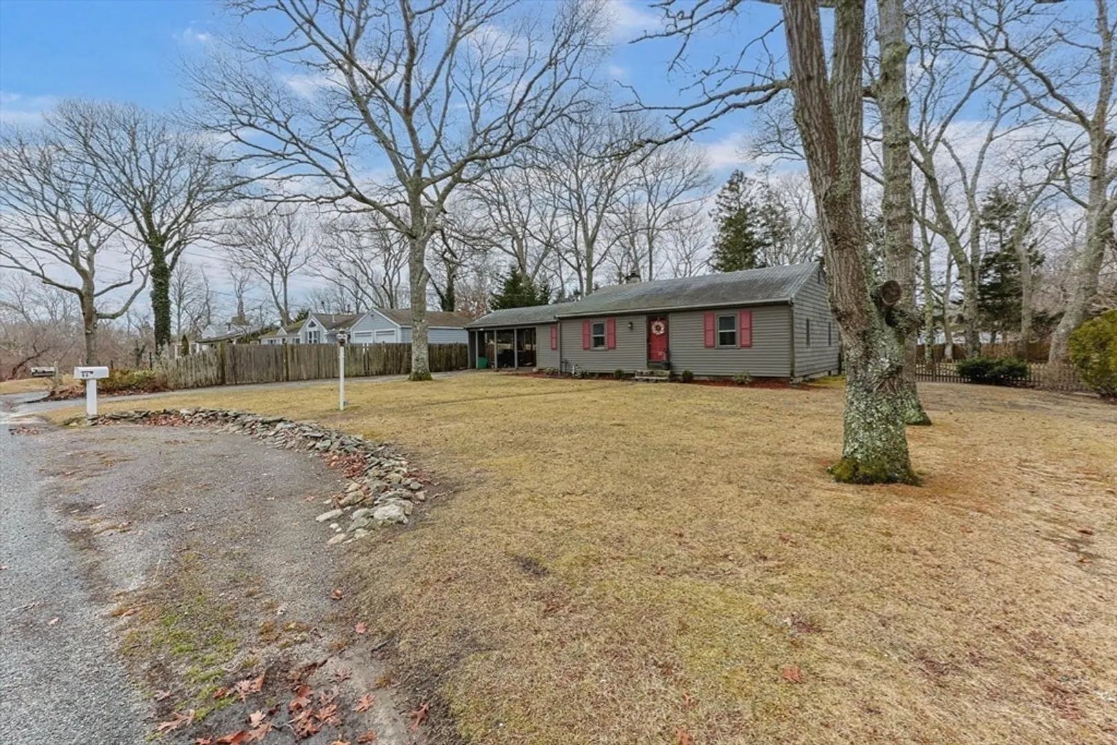 11 Clara St Photo 28